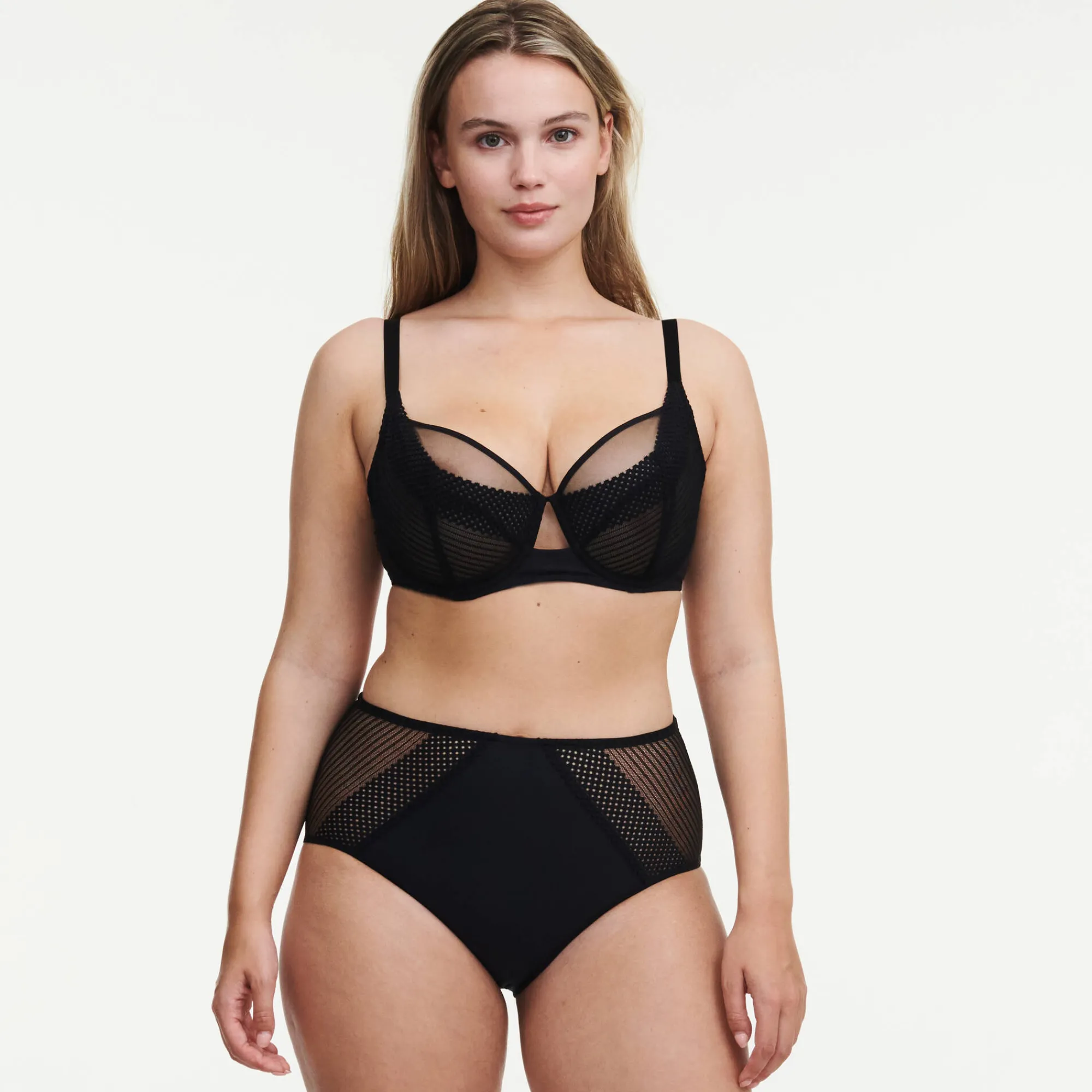 Beha<Chantelle Omhullende beha in tricot en kant 'Play' - met beugels zwart