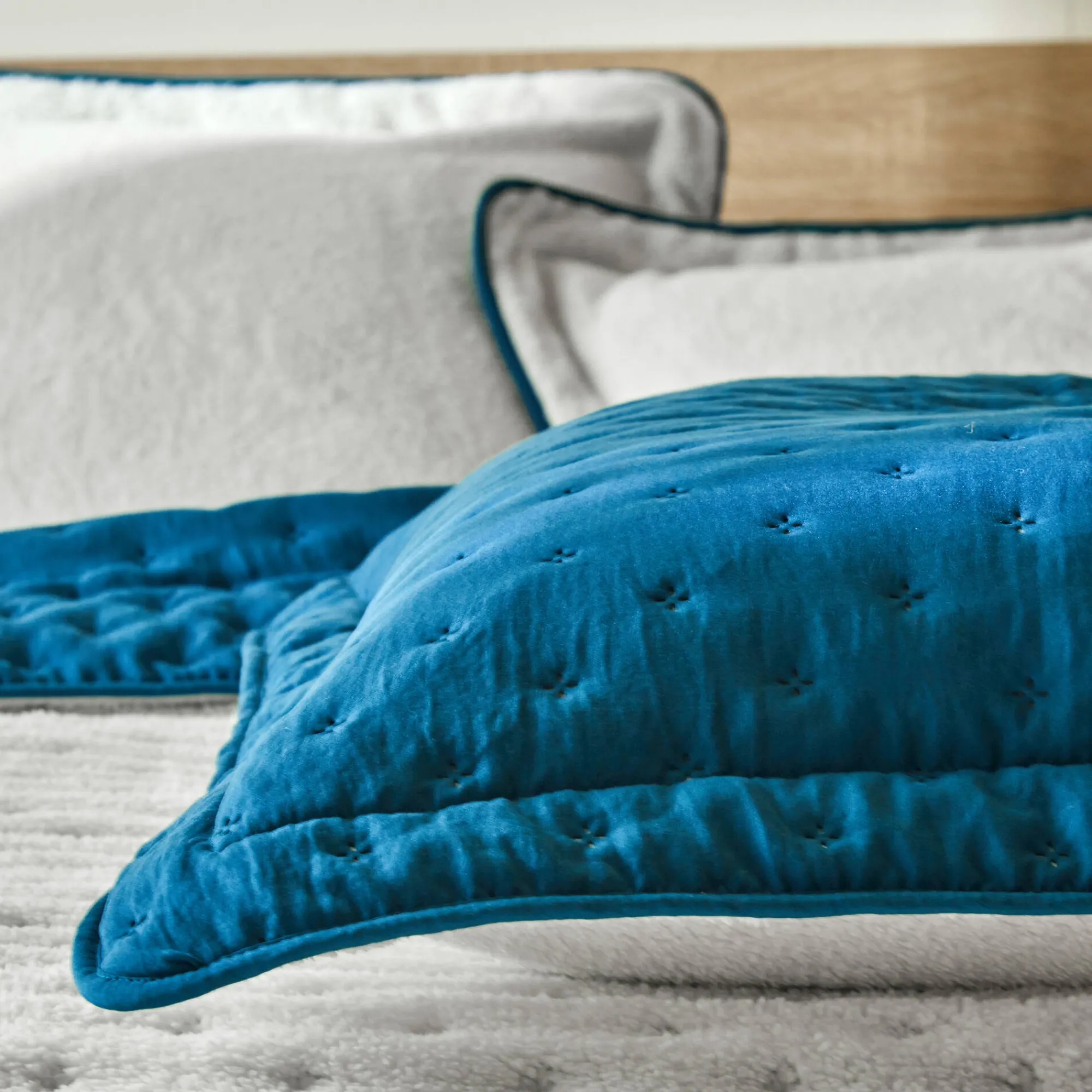 Deken En Bedsprei|Deken, Boutis En Bedsprei<Blancheporte Omkeerbaar deken in gematelasseerde microvezel/sherpa pauwblauw