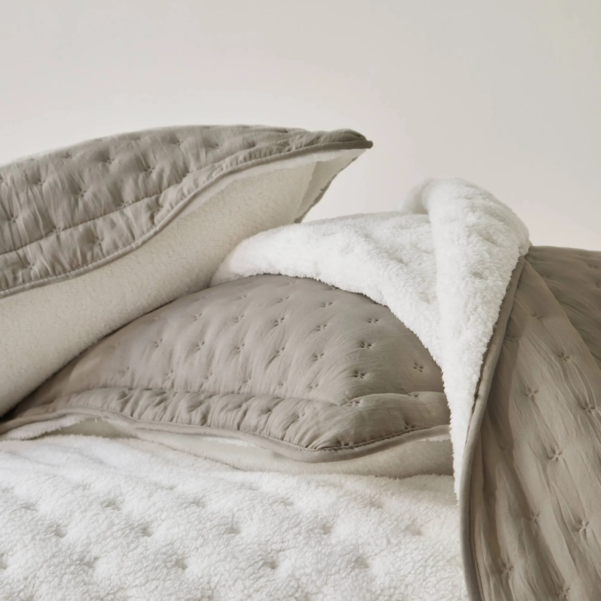 Deken En Bedsprei|Deken, Boutis En Bedsprei<Blancheporte Omkeerbaar deken in gematelasseerde microvezel/sherpa beige