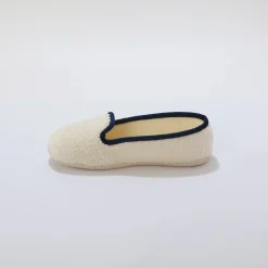 Sloffen|Sloffen<Blancheporte Pantoffels in sherpa-lusjesstof ecru / blauw