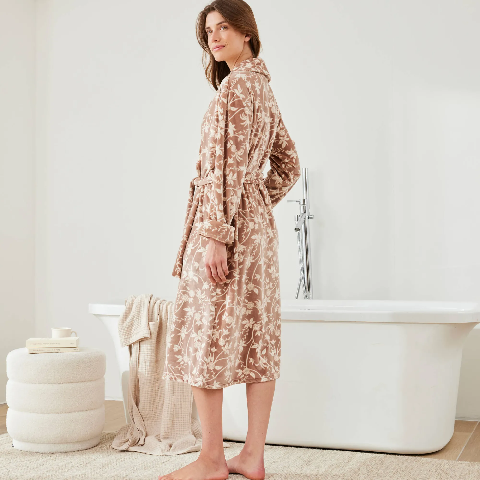 Peignoir En Kamerjas<Blancheporte Peignoir in velours met bloemenprint taupe