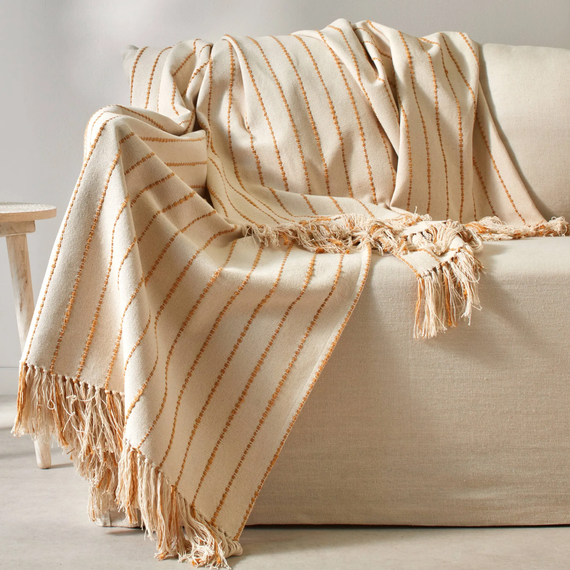 Zeildoekstof<Blancheporte Plaid of zitbanksprei in artisanaal weefsel naturel / honing