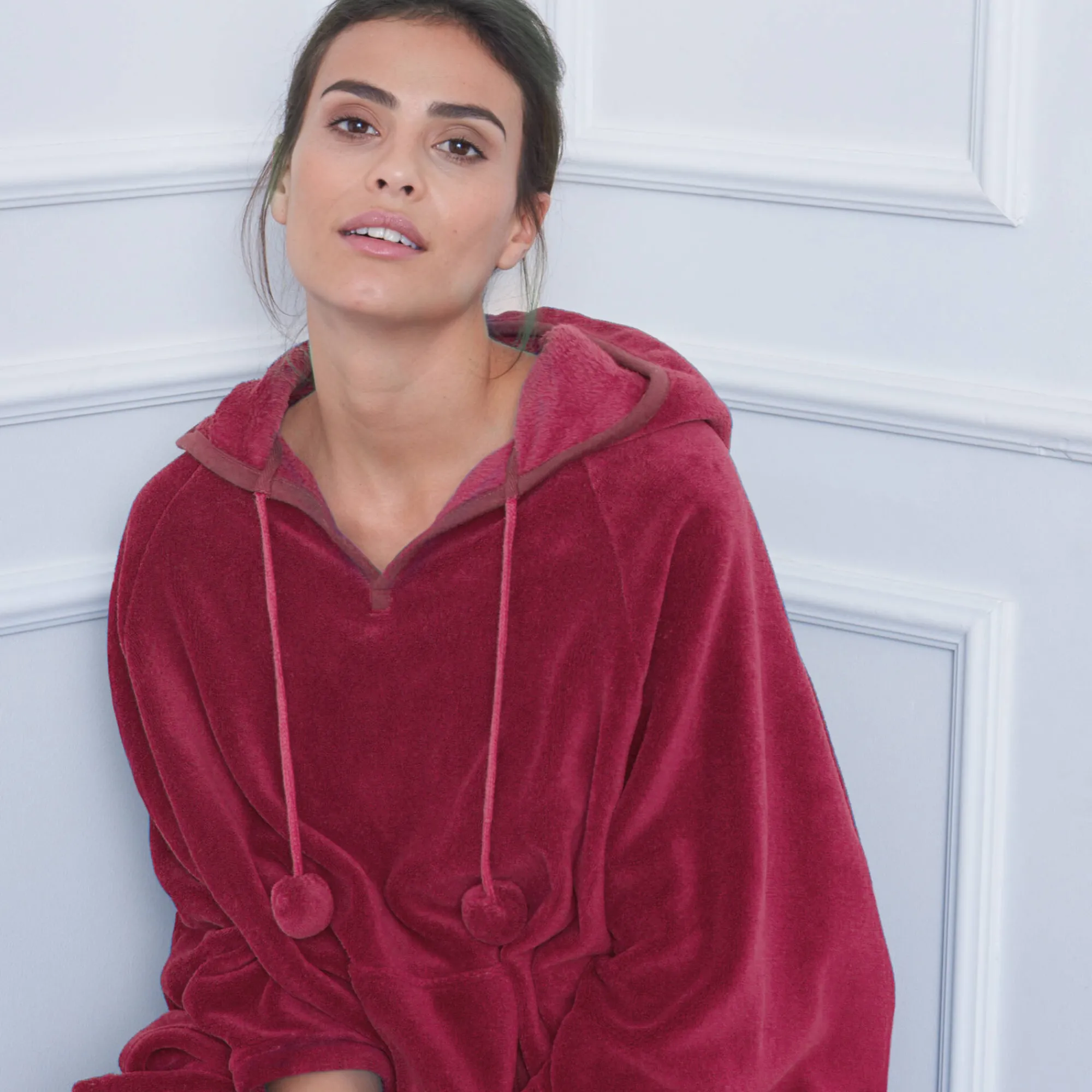 Peignoir En Kamerjas<Blancheporte Poncho in fleece met pluchetouch en kap kersenrood