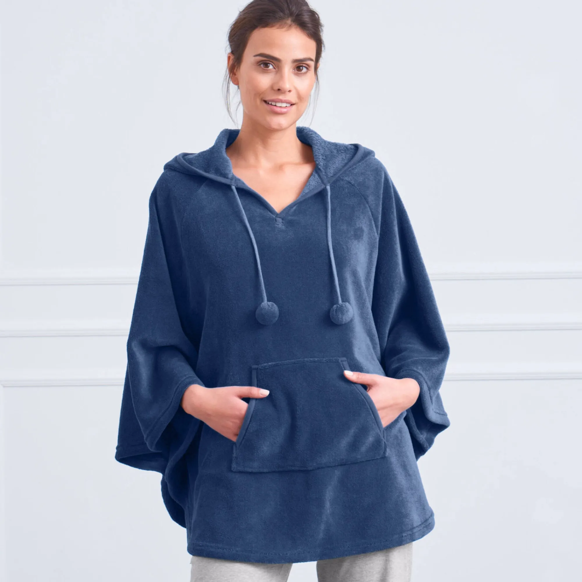 Peignoir En Kamerjas<Blancheporte Poncho in fleece met pluchetouch en kap blauw