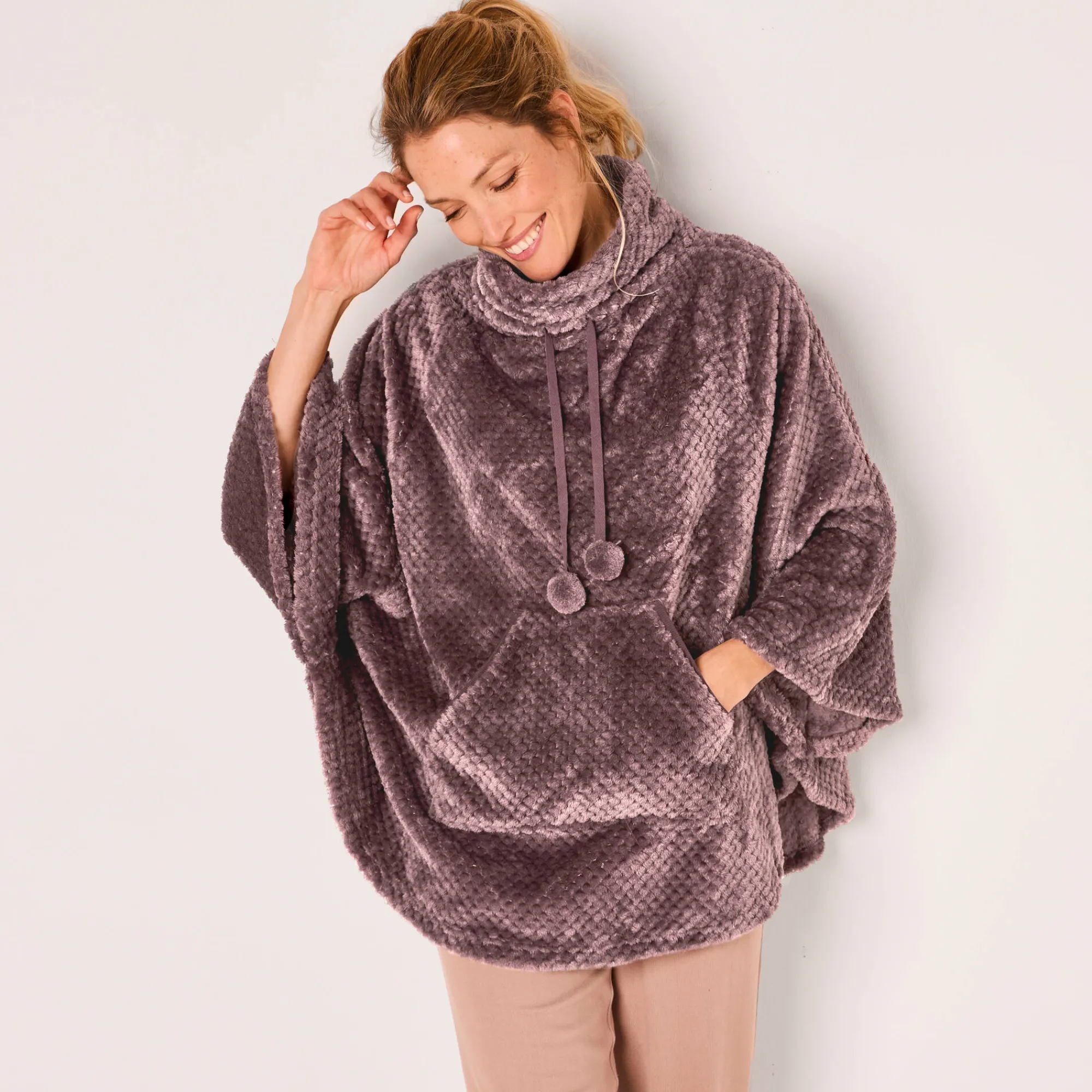 Peignoir En Kamerjas<Blancheporte Poncho in fleecetricot met textuur, opstaande kraag taupe