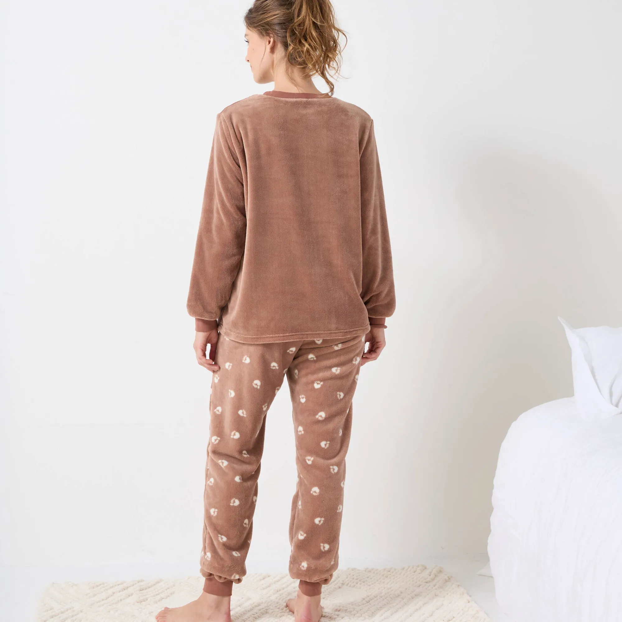Pyjama<Blancheporte Pyjama in fleece 'ijsbeer' motief, lange mouwen karamel