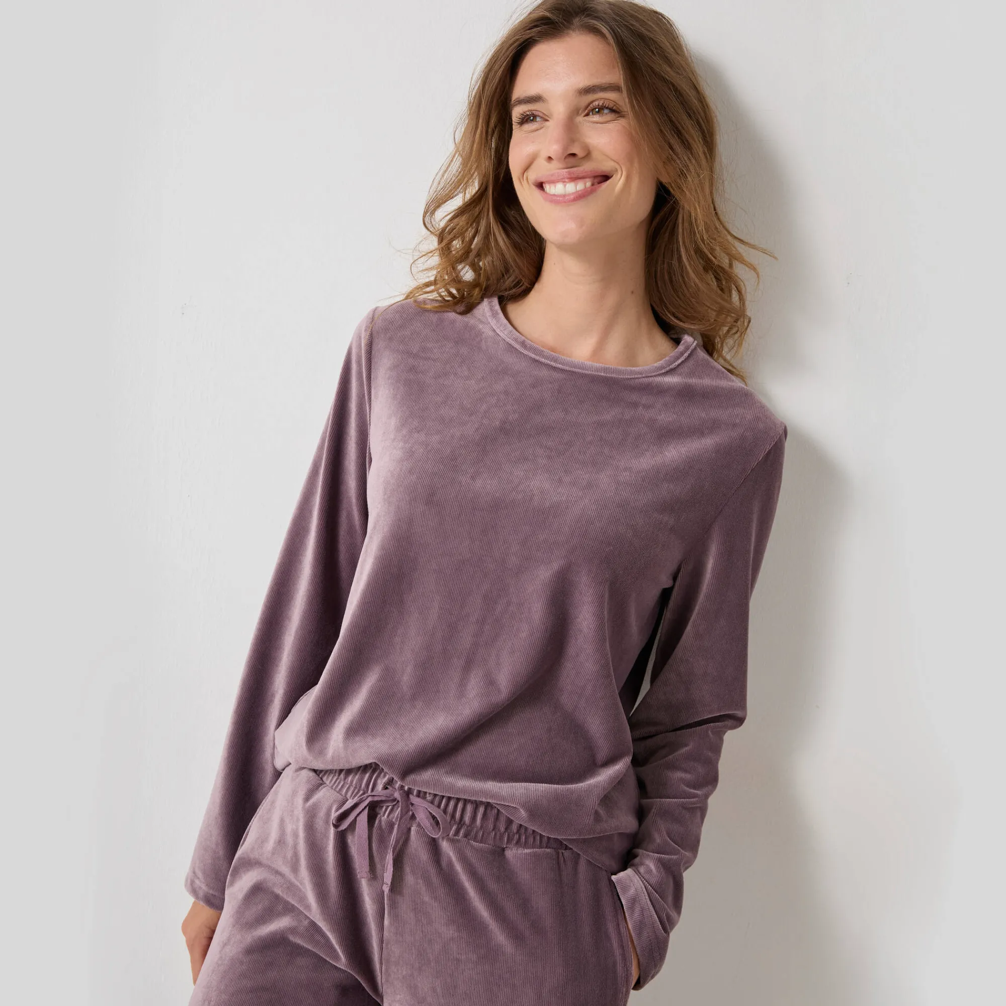 Pyjama<Blancheporte Pyjama in ribvelours, ruim model met lange mouwen taupe