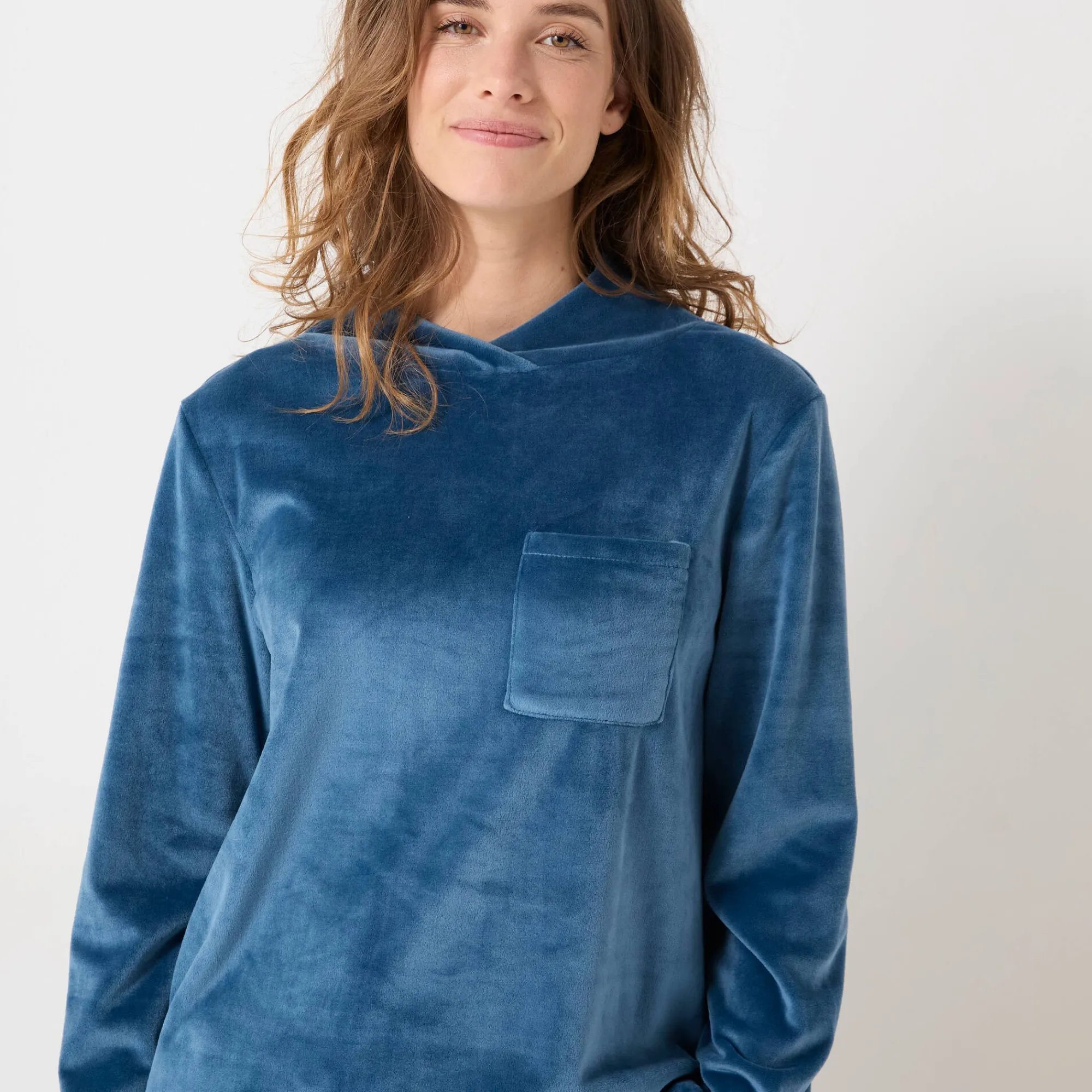Pyjama<Blancheporte Pyjama in velours met gekruiste hals en lange mouwen petroleumblauw
