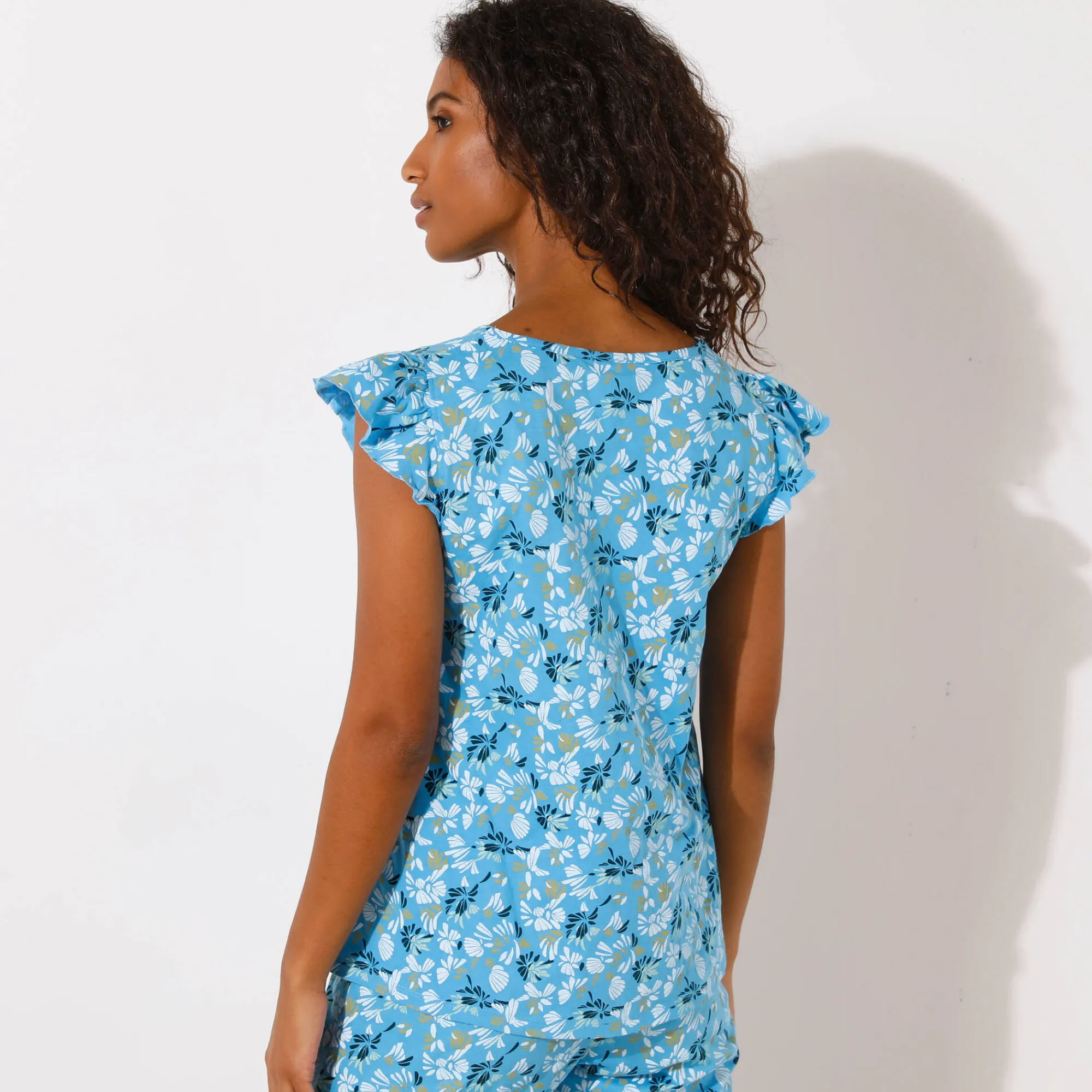 Pyjama<Blancheporte Pyjamashirt met korte mouwen en bloemblaadjesprint blauw / ecru