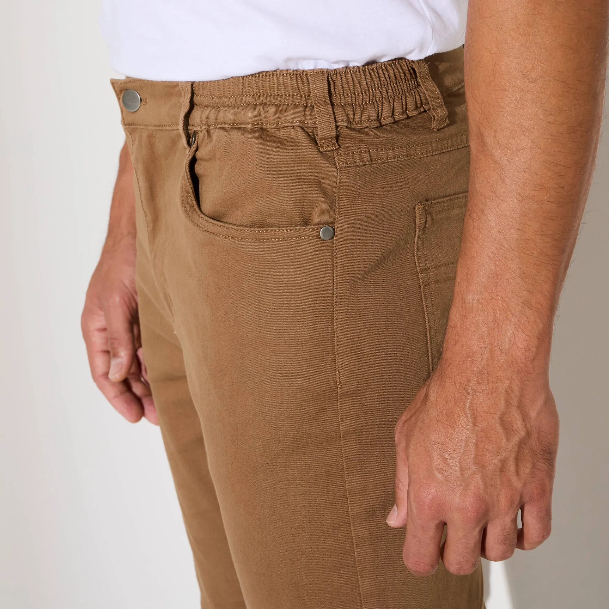Broek<Blancheporte Rechte broek in rekbare twill lichtbruin