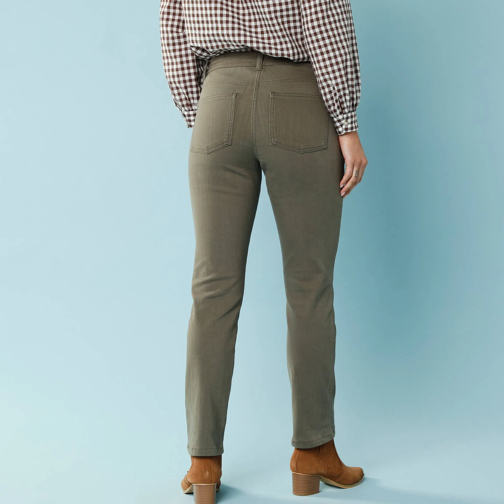 Broek<Blancheporte Rechte broek met deelnaden, speciaal voor kleine lengtes olijfgroen