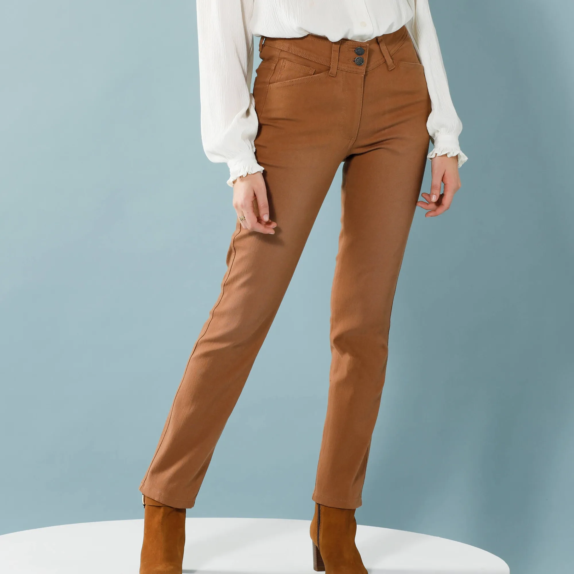 Broek<Blancheporte Rechte broek met deelnaden, speciaal voor kleine lengtes hazelnootbruin