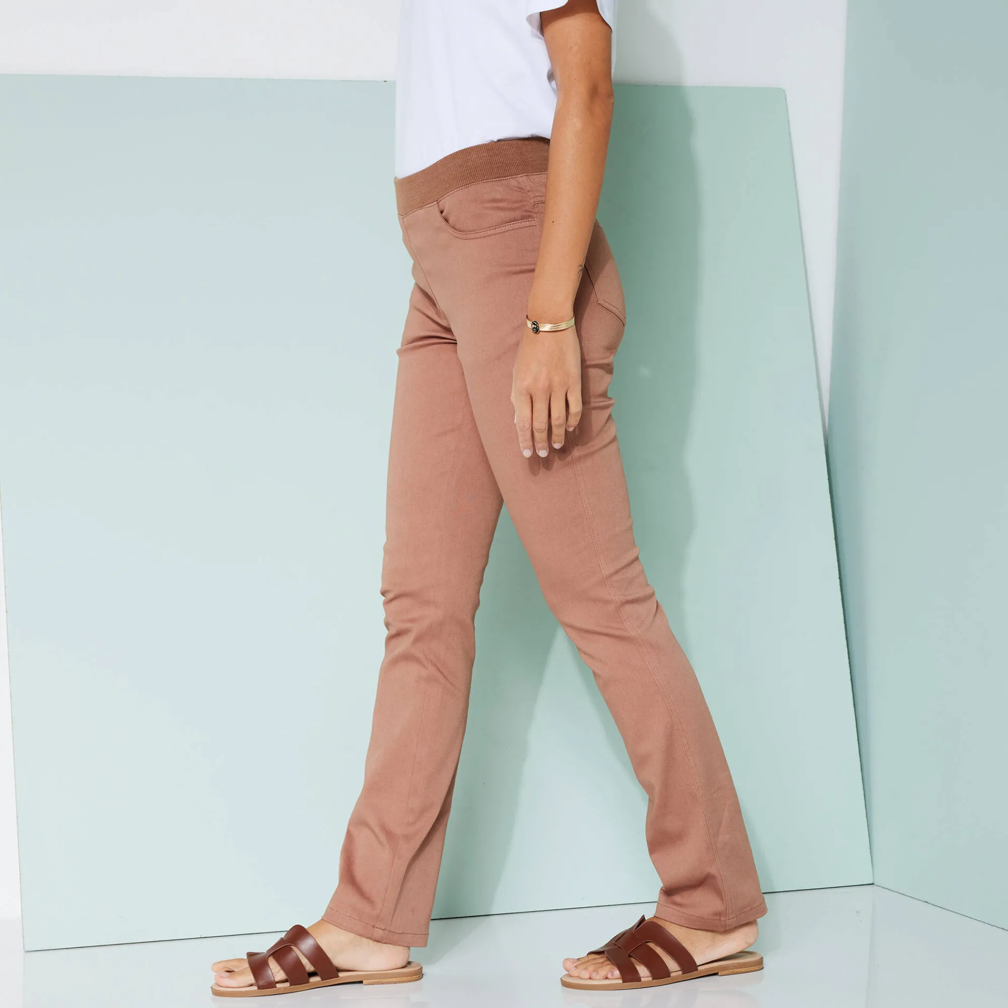 Broek<Blancheporte Rechte broek met elastische taille koffie