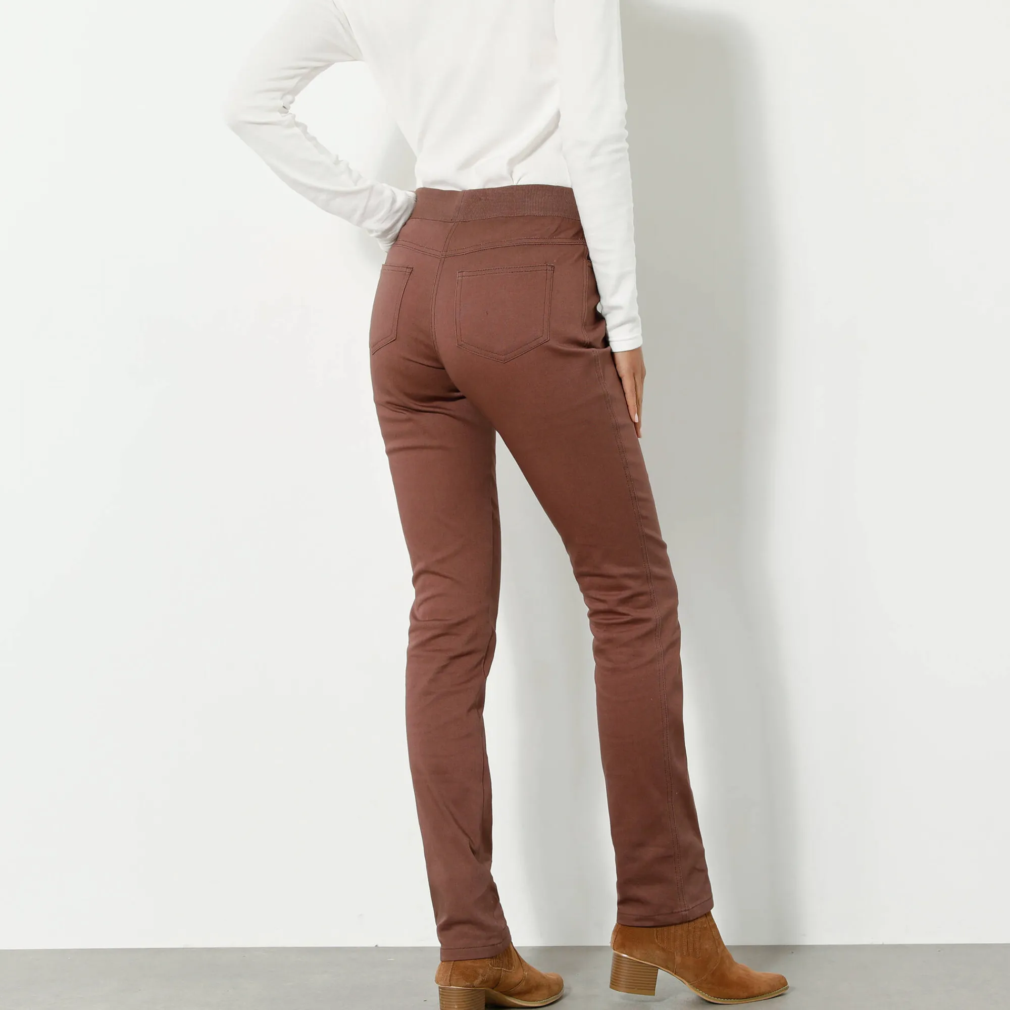 Broek<Blancheporte Rechte broek met elastische taille chocolade