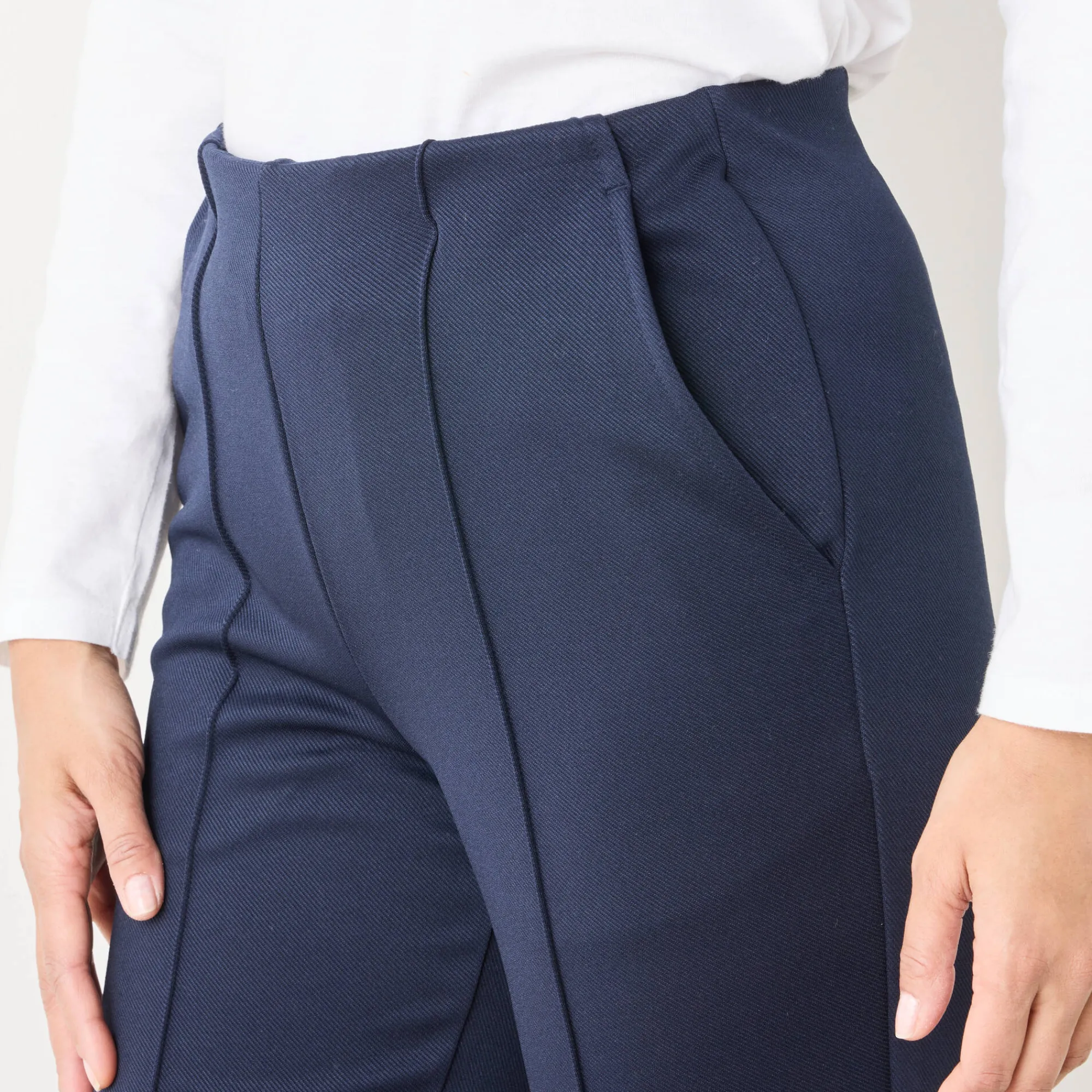 Broek<Blancheporte Rechte broek met platte buik-effect, tricot marine