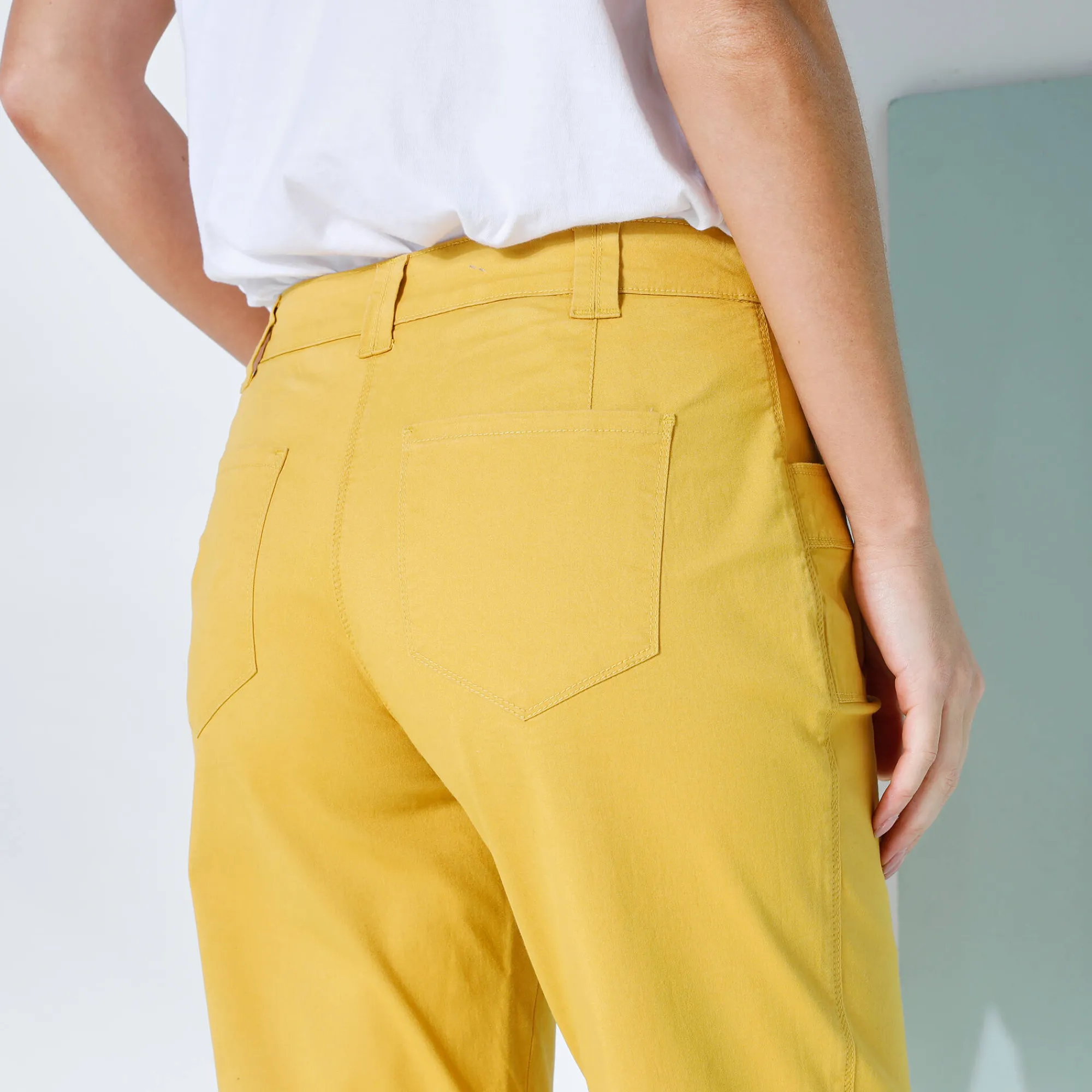 Broek<Blancheporte Rechte 7/8-broek met stretch saffraangeel