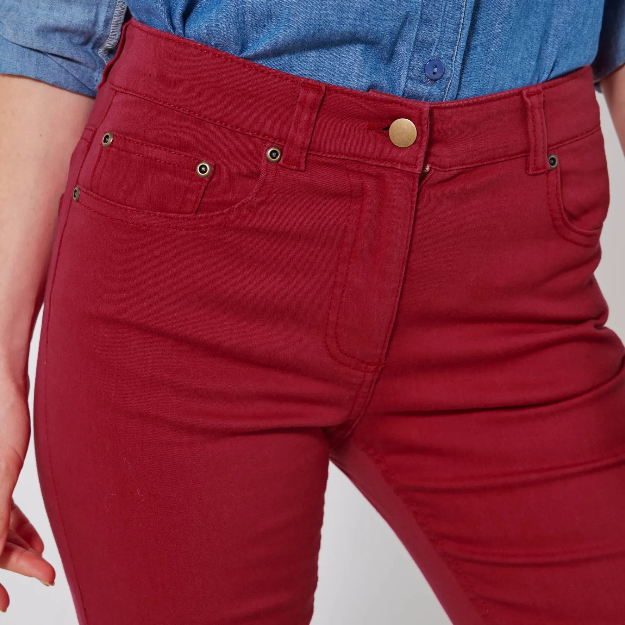 Broek<Colors&Co Rechte stretchbroek donkerrood