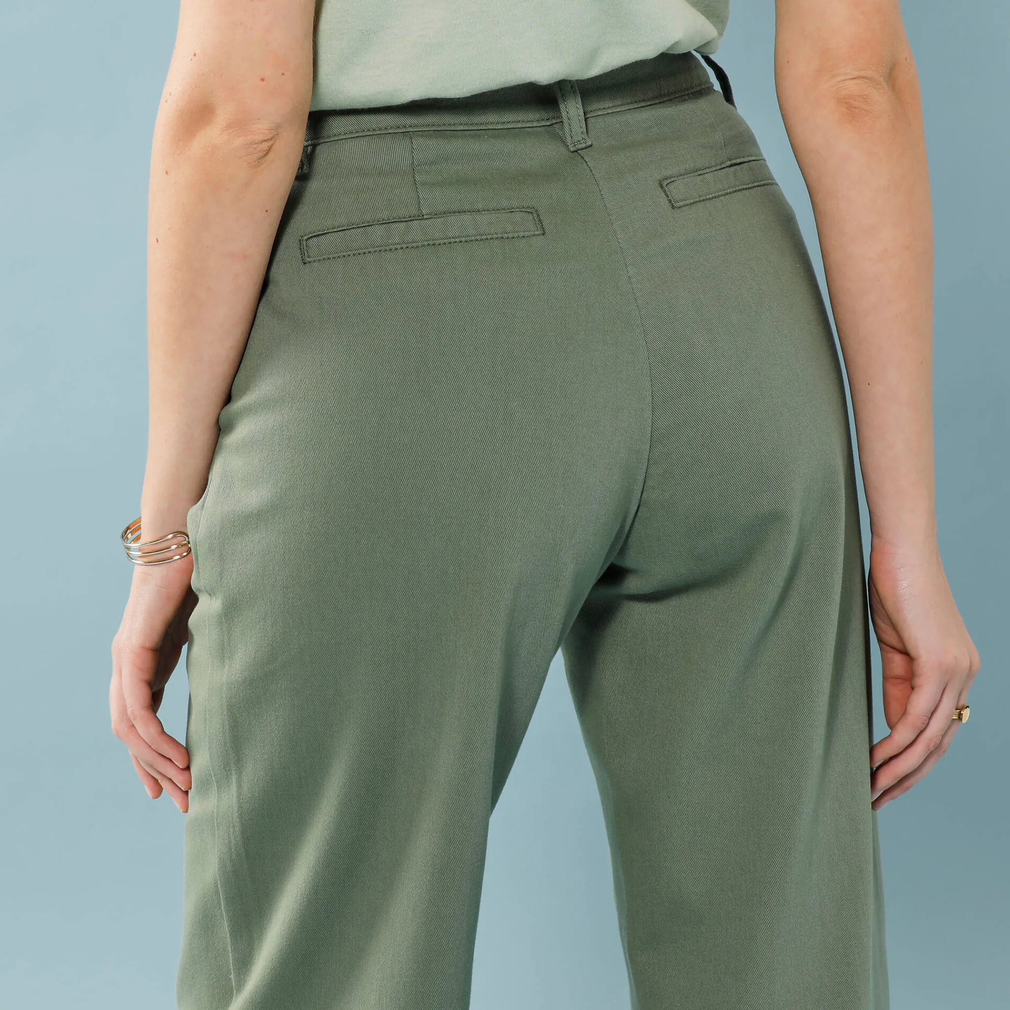 Broek<Blancheporte Ruime, rechte broek, speciaal voor kleine lengtes lindegroen