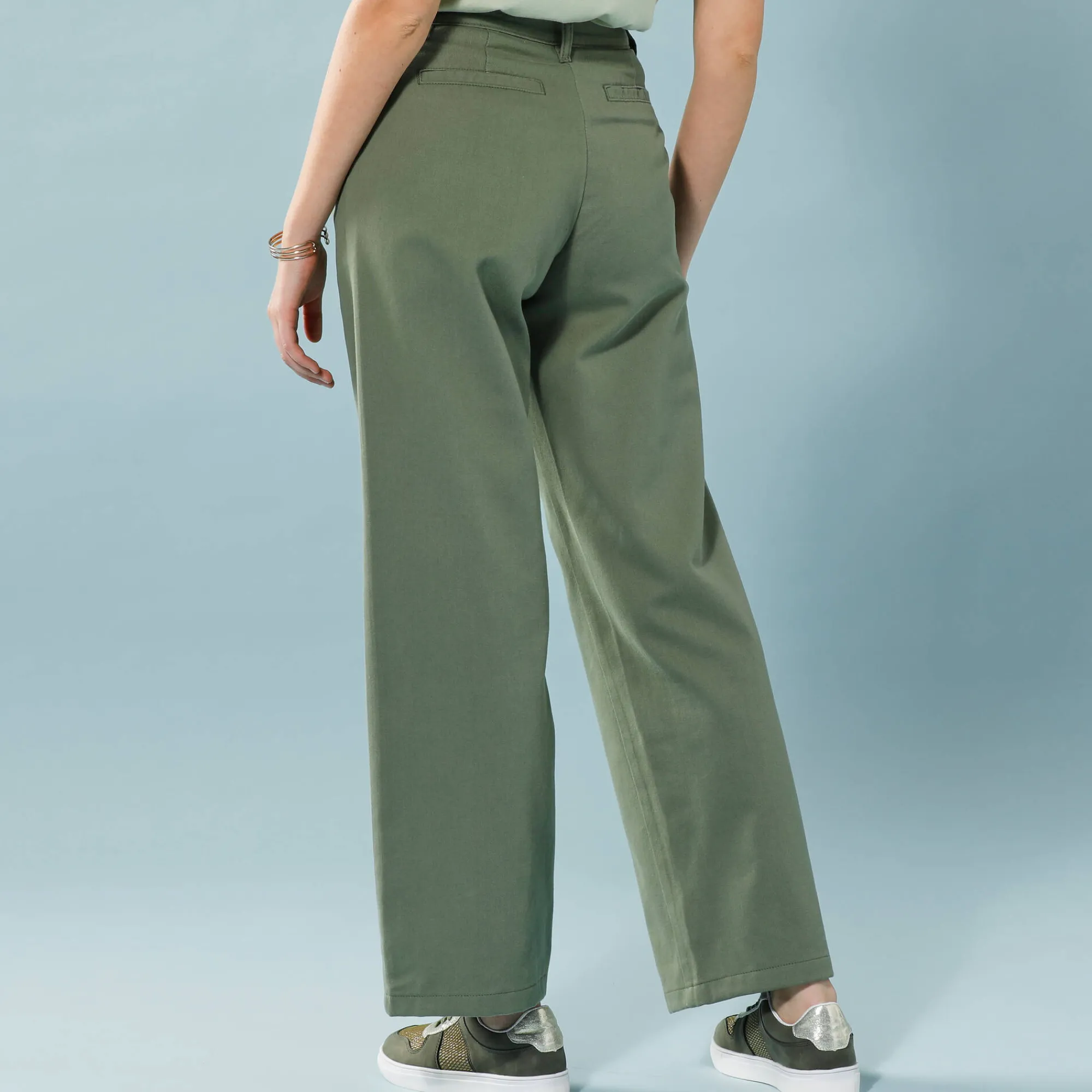 Broek<Blancheporte Ruime, rechte broek, speciaal voor kleine lengtes lindegroen
