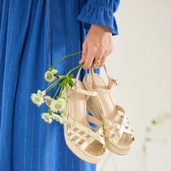 Sandalen En Espadrilles|Schoenen<Blancheporte Sandalen met sleehak en gekruiste riempjes goudkleurig