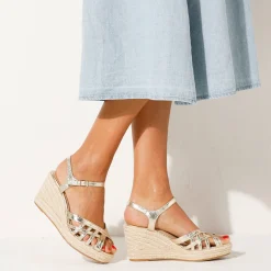Sandalen En Espadrilles|Schoenen<Blancheporte Sandalen met sleehak en gekruiste riempjes goudkleurig