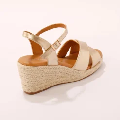 Sandalen En Espadrilles|Schoenen<Blancheporte Sandalen met sleehak en gekruiste riempjes goudkleurig
