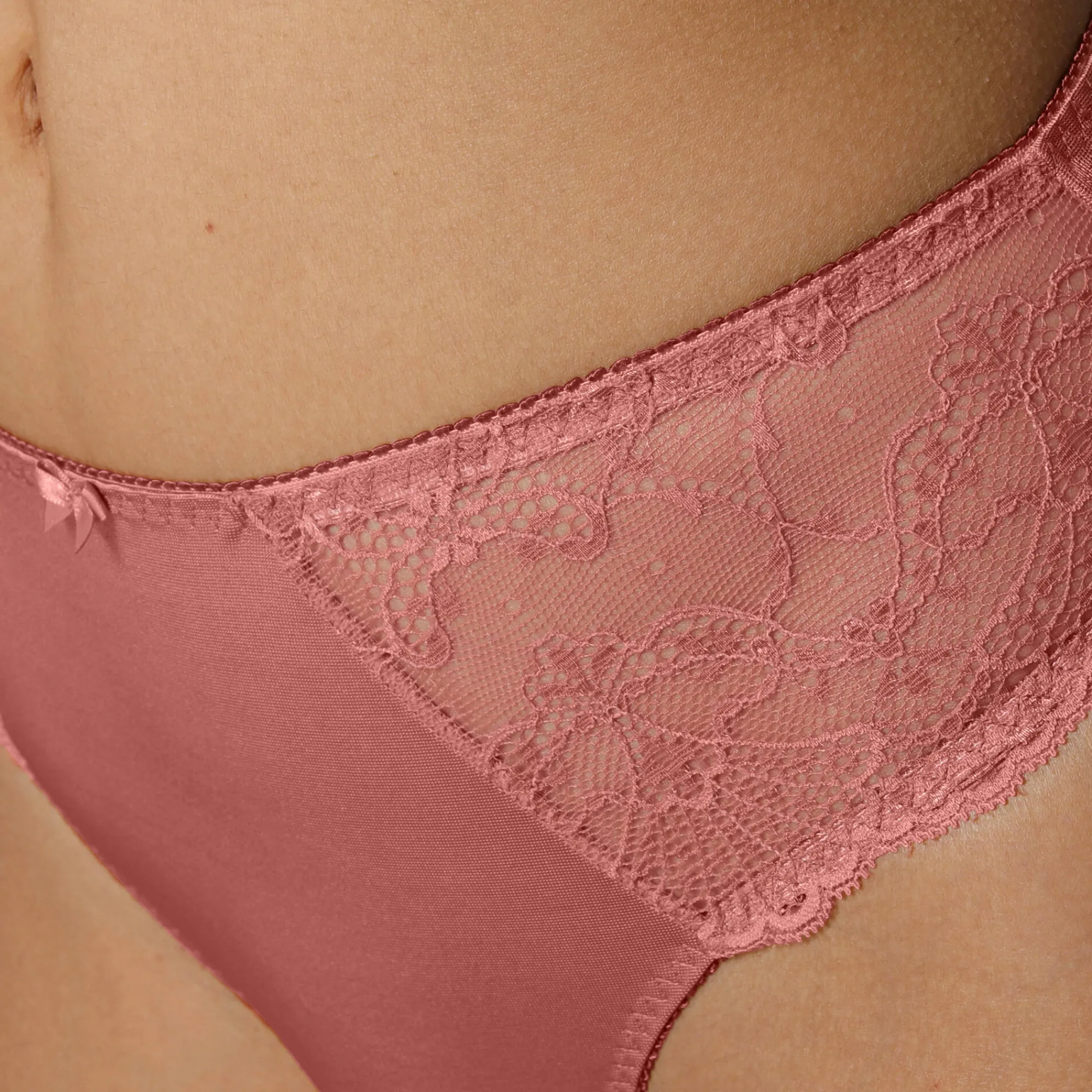Slip En Shorty<Confidence Lingerie Slip in glanstricot en kant Salford - set van 2 schelpen + granaatrood