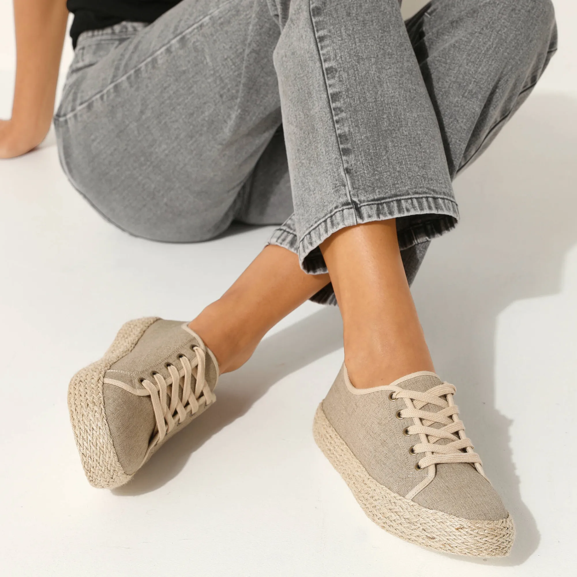 Baskets En Sneakers|Schoenen<Blancheporte Sneakers met sleehak en koordzool vlaskleur