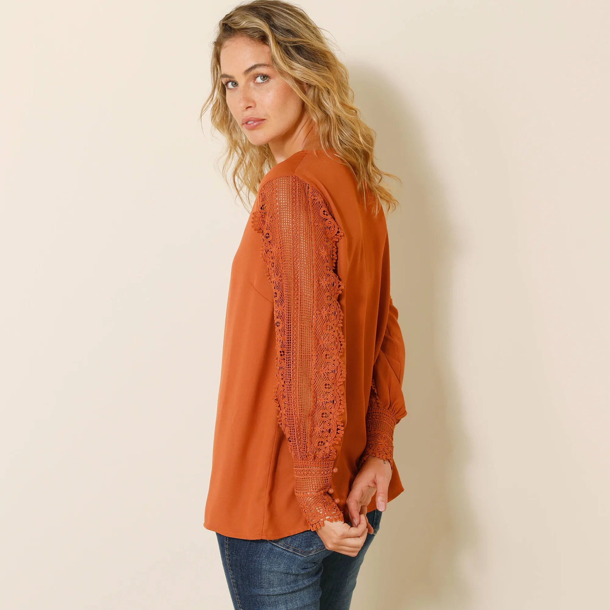Feestoutfits Dames|Bloes En Tuniek<Blancheporte Soepele bloes met V-hals en lange mouwen, in macramé karamel