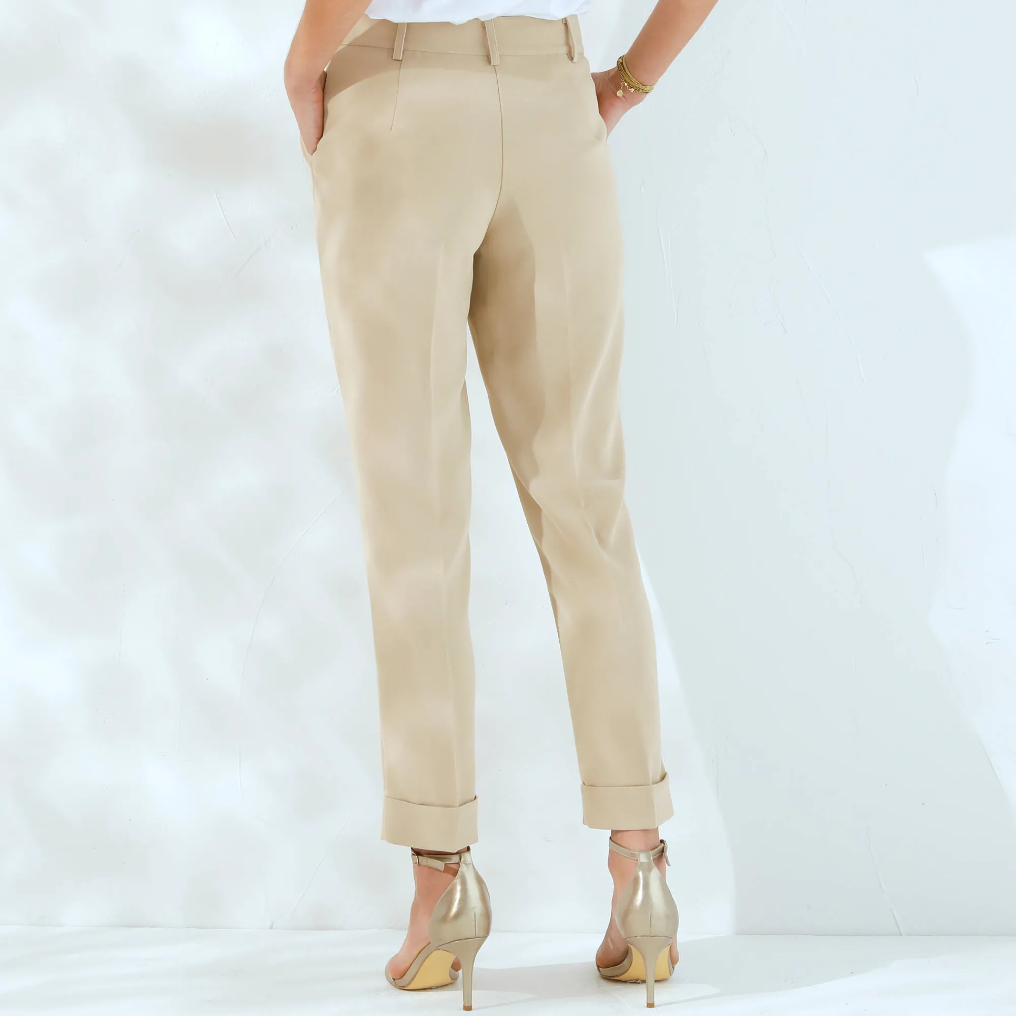 Broek<Blancheporte Soepele, nauwsluitende 7/8-broek beige