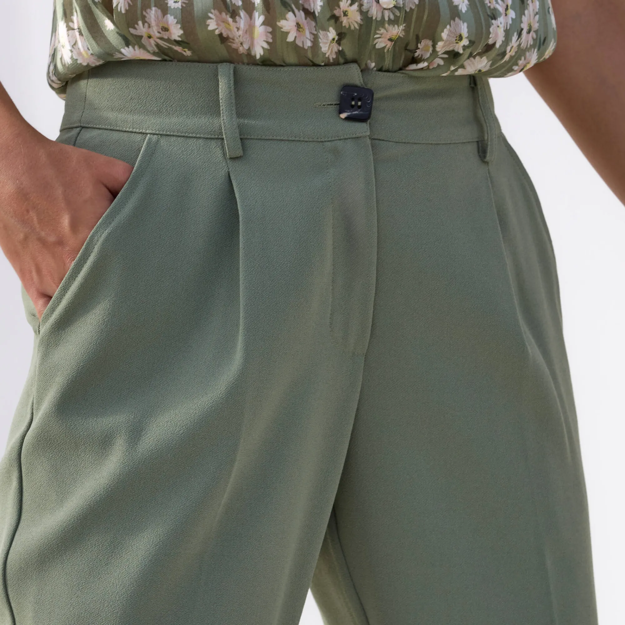 Broek<Blancheporte Soepele, nauwsluitende 7/8-broek lichtkaki