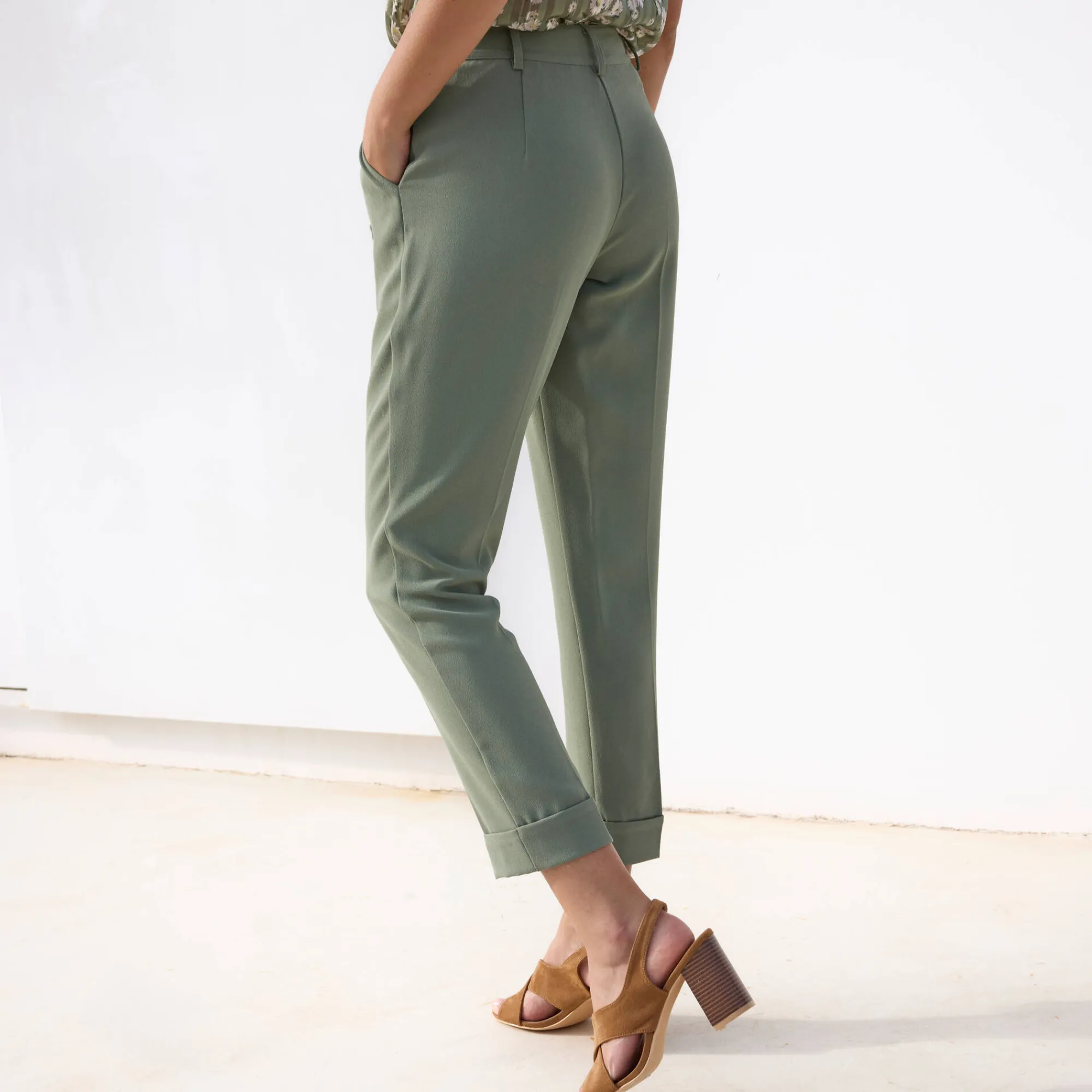 Broek<Blancheporte Soepele, nauwsluitende 7/8-broek lichtkaki
