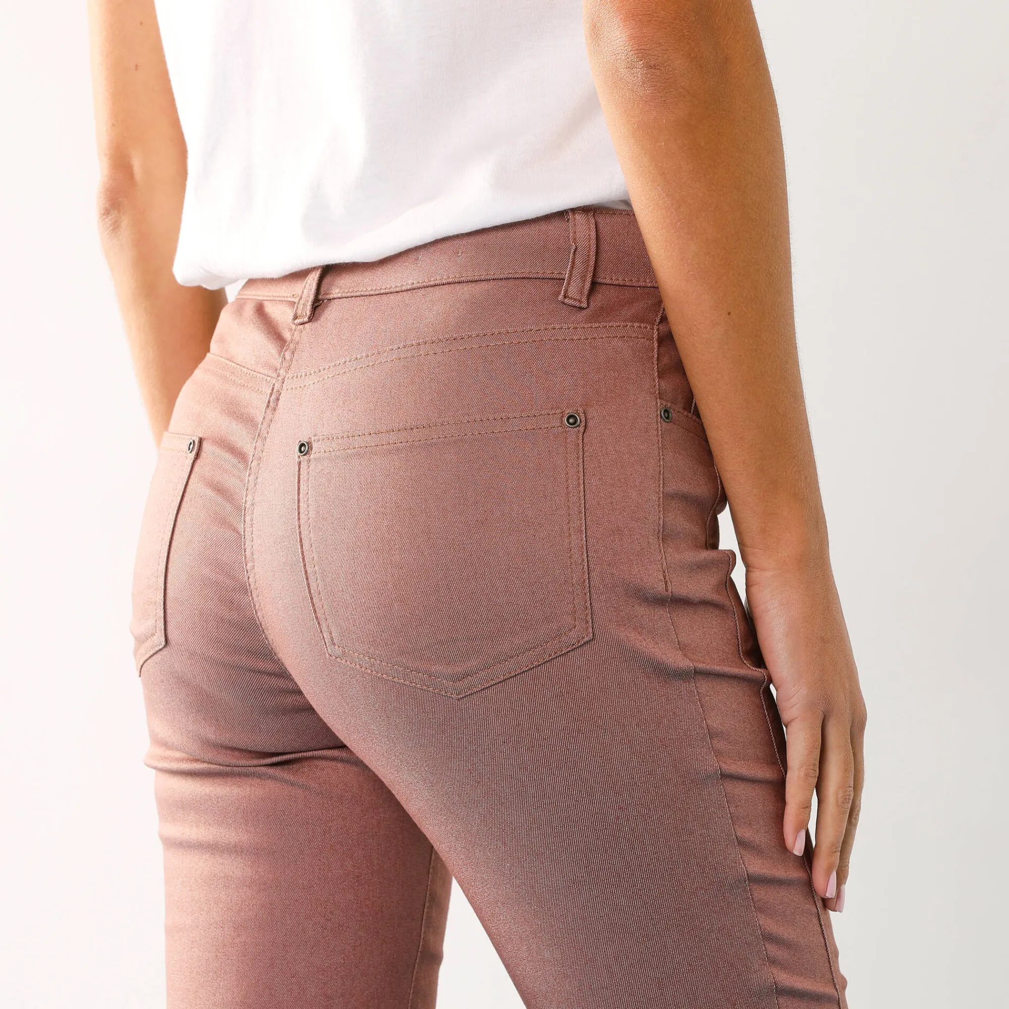 Broek<Blancheporte Stretchbroek met afslankende naden taupe