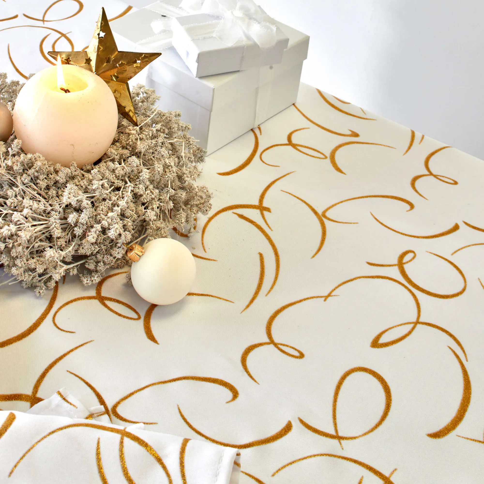 Feesttafel|Tafellaken En Tafelloper<Blancheporte Tafellaken bedrukt met goudkleurige slierten wit / goudkleurig