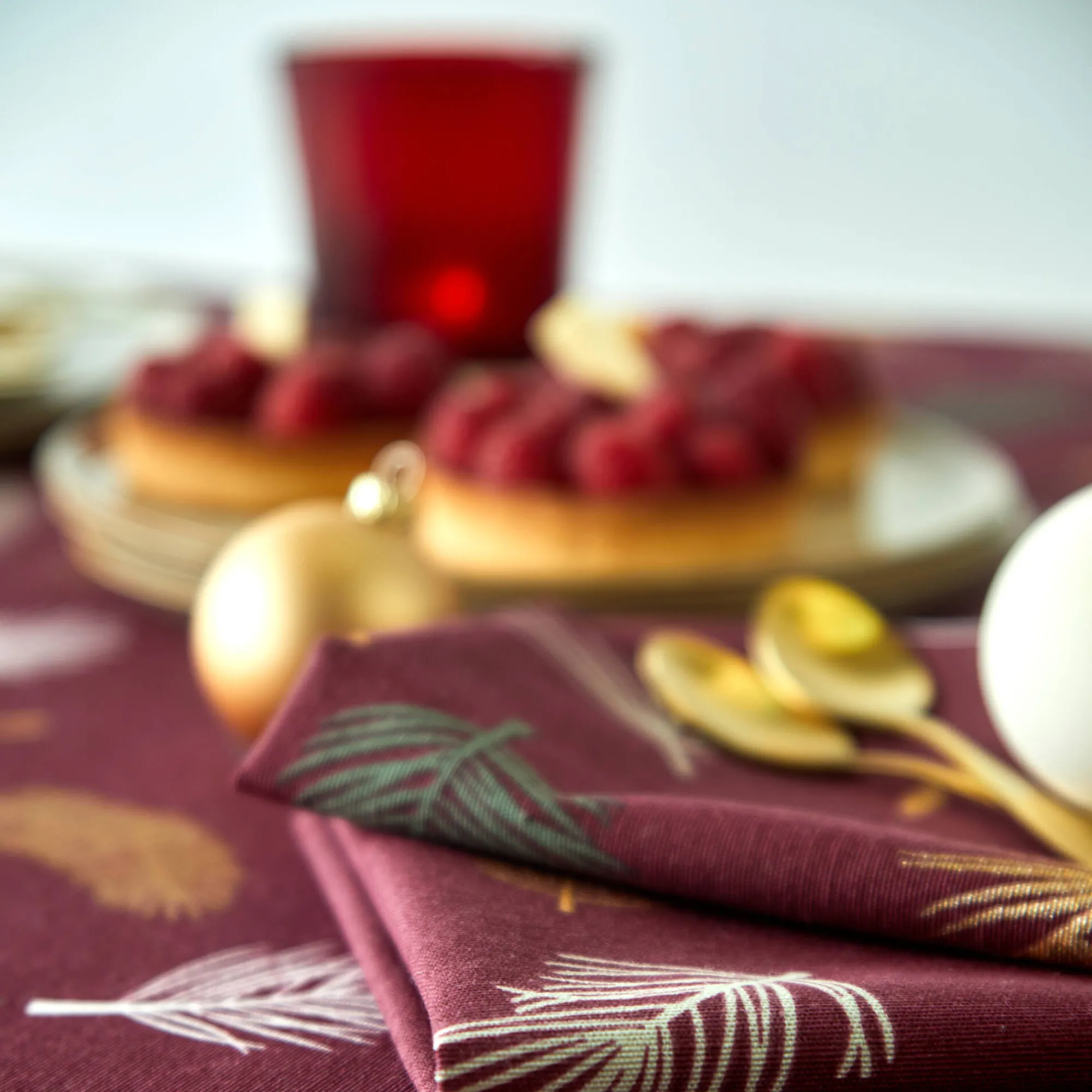 Feesttafel|Tafellaken En Tafelloper<Blancheporte Tafellaken met goudkleurige bladerenprint wijnrood
