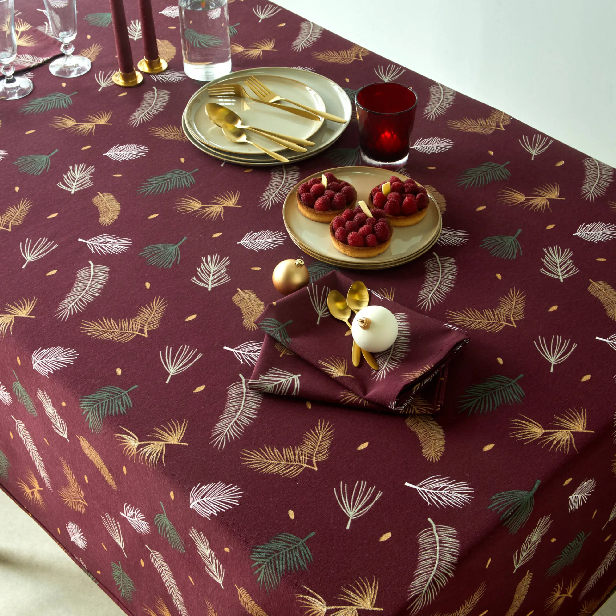 Feesttafel|Tafellaken En Tafelloper<Blancheporte Tafellaken met goudkleurige bladerenprint wijnrood