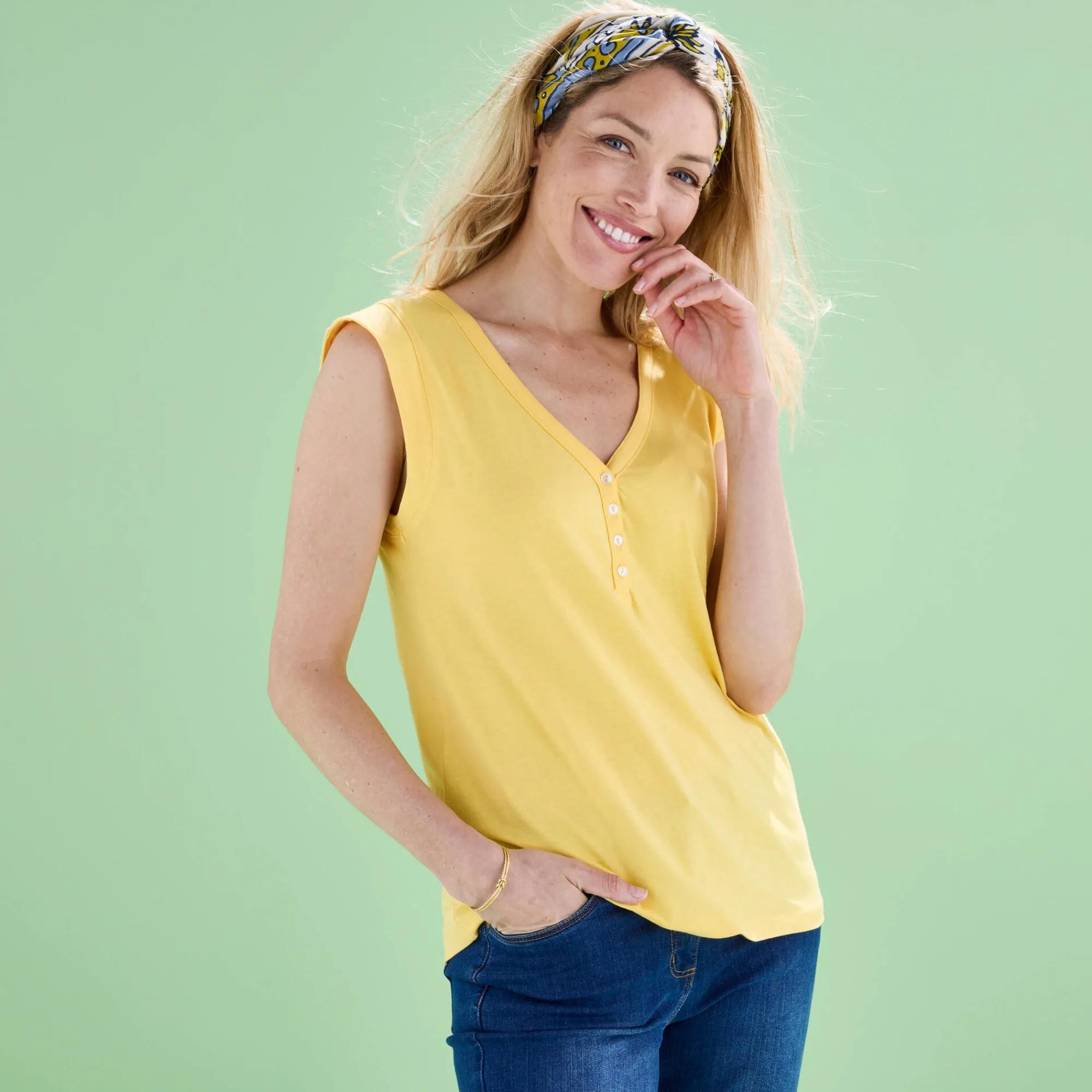 T-Shirt En Topje<Blancheporte Topje met V-hals, detail in broderie anglaise op de rug geel