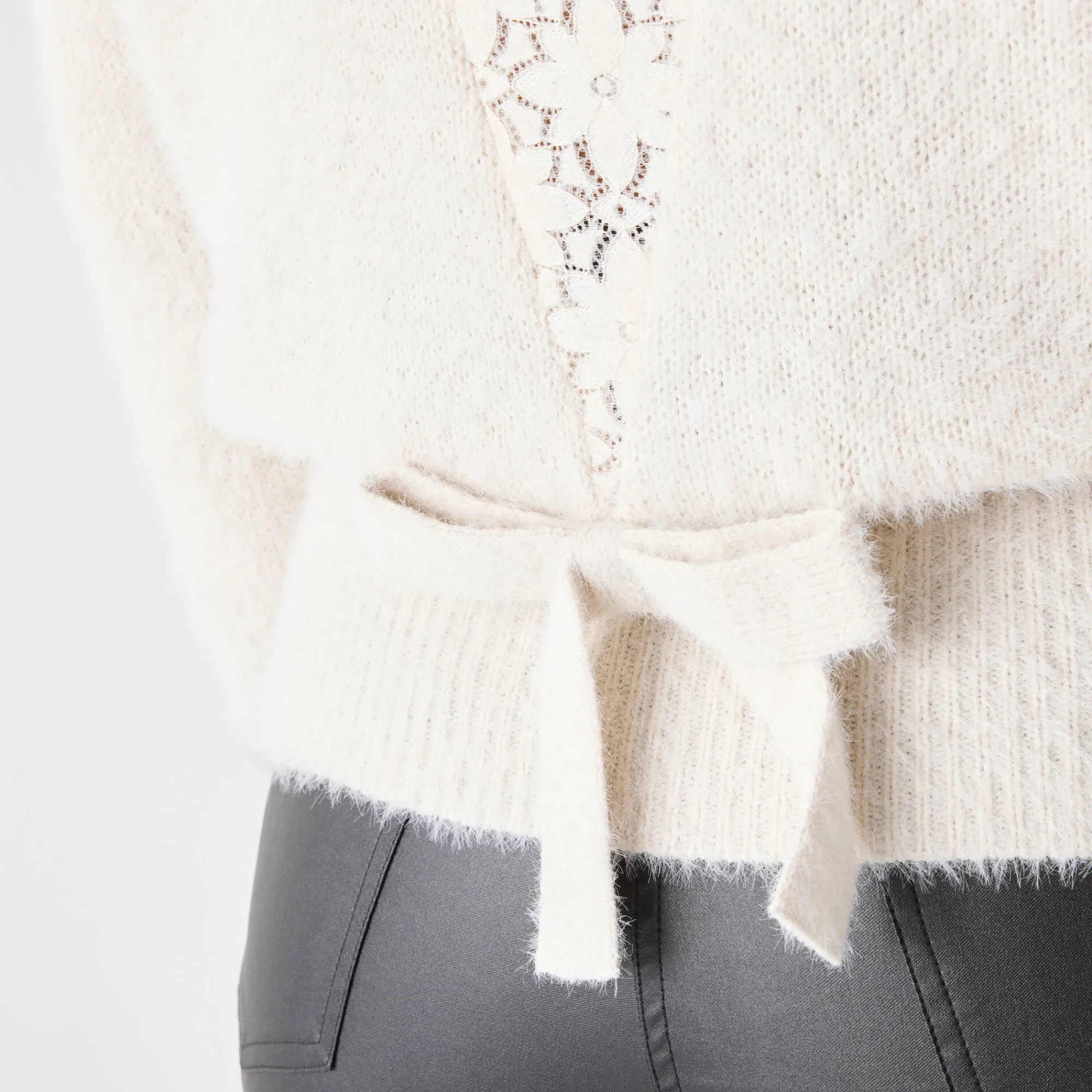Feestoutfits Dames|Trui En Vest<Blancheporte Trui met kanten rug, in harig tricot ivoorkleur