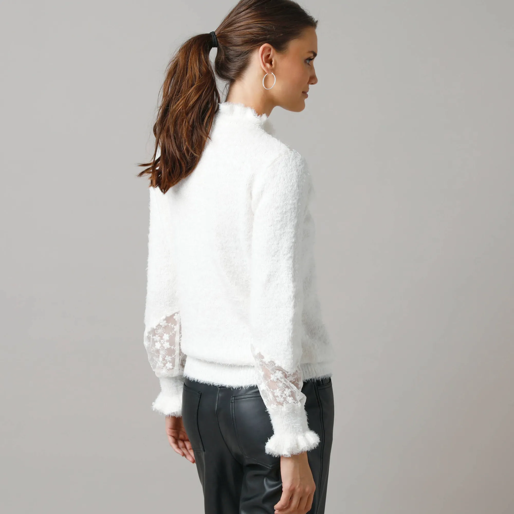 Feestoutfits Dames|Trui En Vest<Lora Zellini Trui met opstaande ruchekraag, harig tricot en geborduurde tule ecru