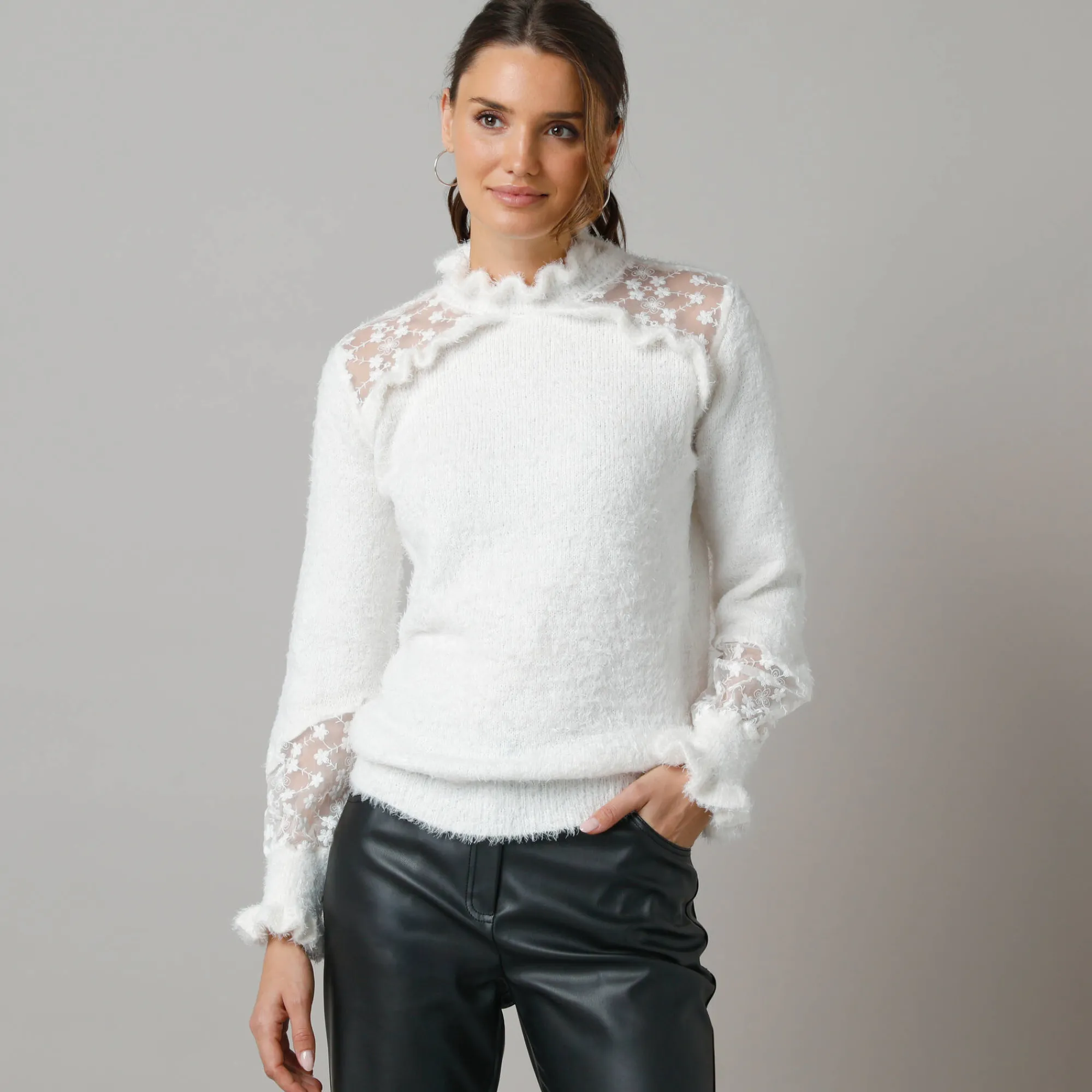 Feestoutfits Dames|Trui En Vest<Lora Zellini Trui met opstaande ruchekraag, harig tricot en geborduurde tule ecru