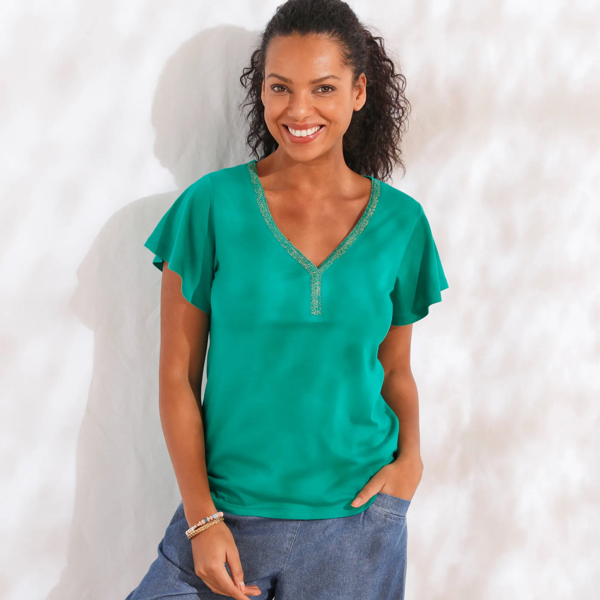T-Shirt En Topje<Blancheporte T-shirt in effen tricot met goudkleurige V-hals groen
