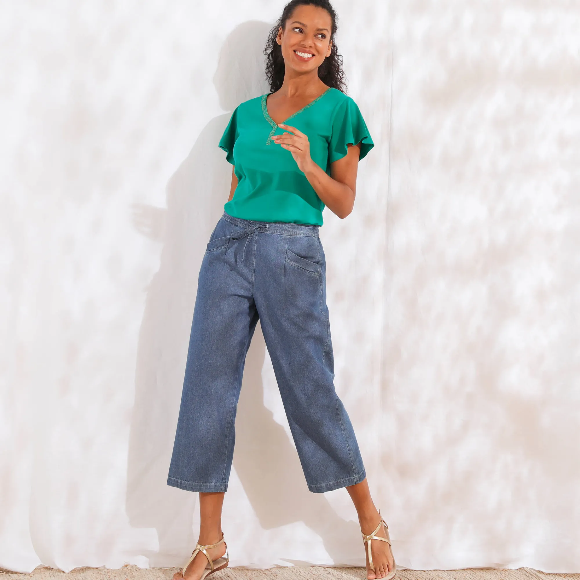 T-Shirt En Topje<Blancheporte T-shirt in effen tricot met goudkleurige V-hals groen