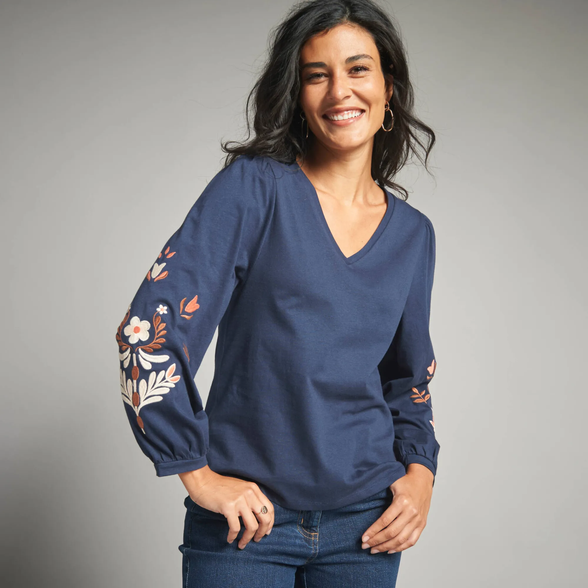T-Shirt En Topje<Lora Zellini T-shirt met lange, geborduurde mouwen, katoen marine