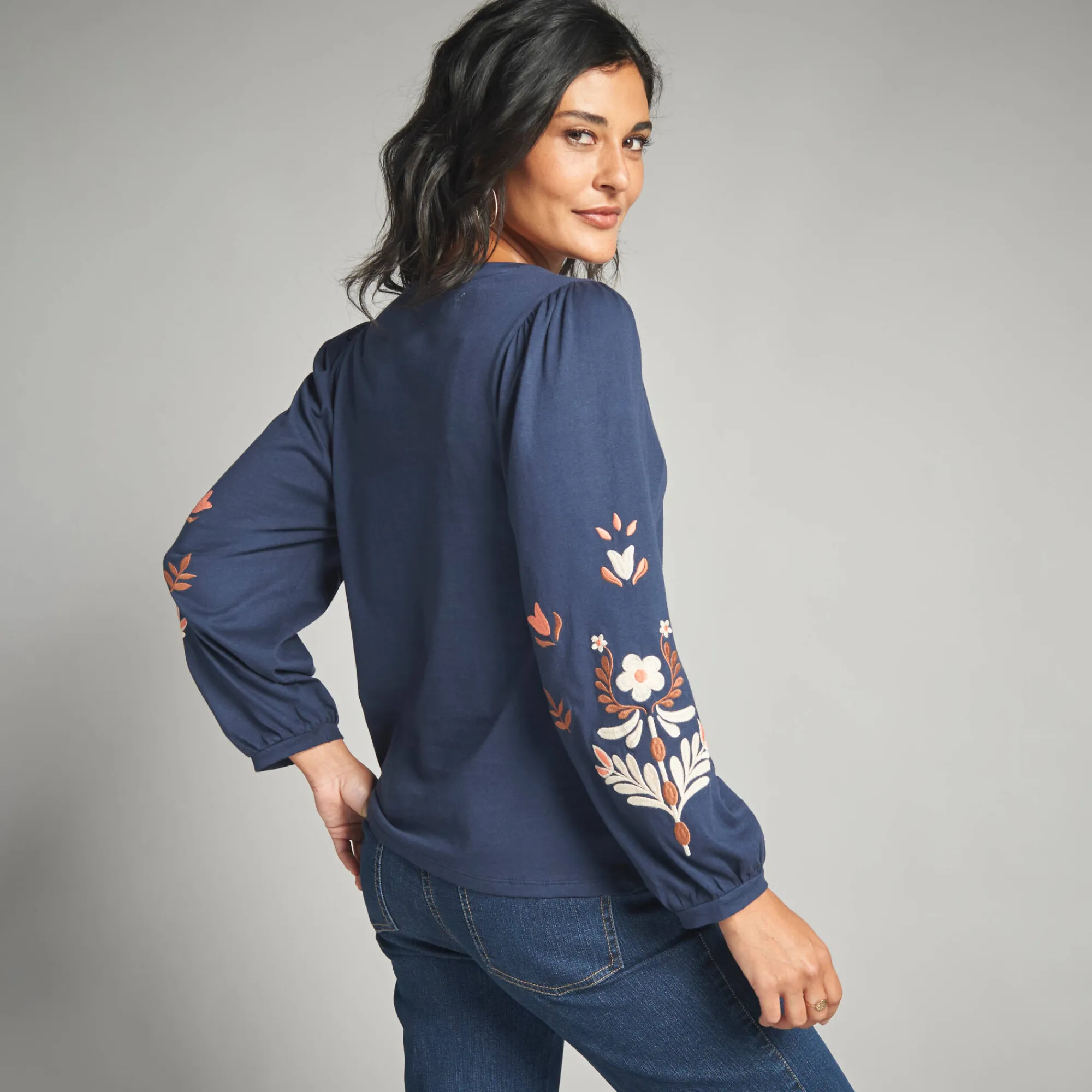 T-Shirt En Topje<Lora Zellini T-shirt met lange, geborduurde mouwen, katoen marine