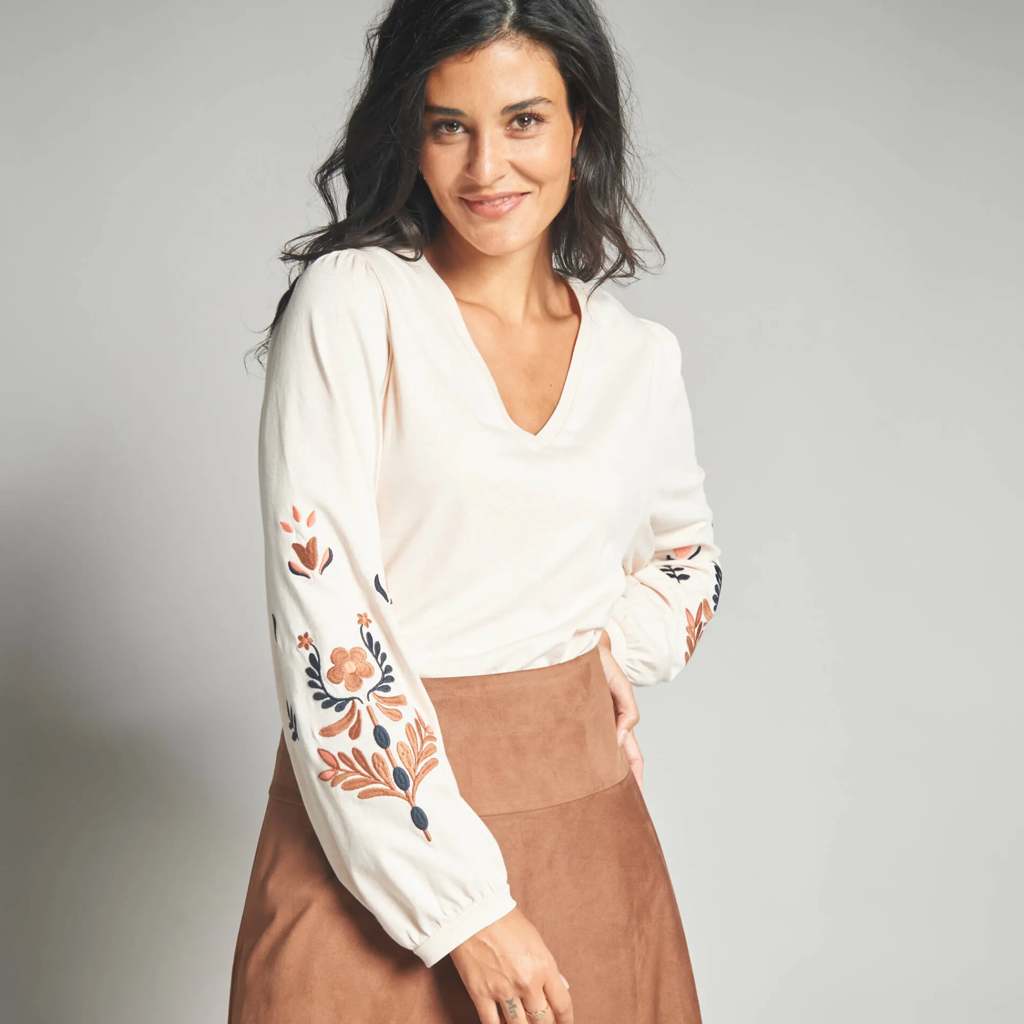 T-Shirt En Topje<Lora Zellini T-shirt met lange, geborduurde mouwen, katoen ecru