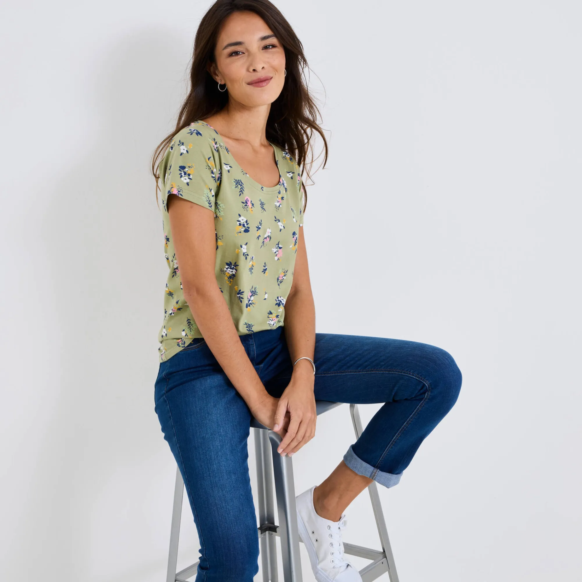 T-Shirt En Topje<Blancheporte T-shirt met ronde hals en bloemenprint, katoen lichtkaki