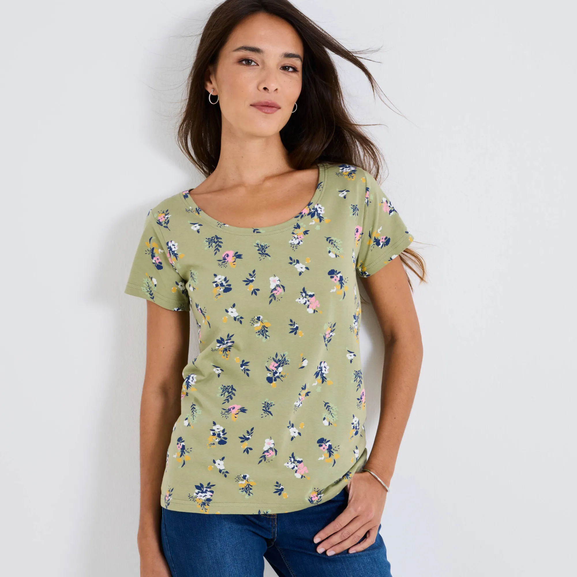 T-Shirt En Topje<Blancheporte T-shirt met ronde hals en bloemenprint, katoen lichtkaki