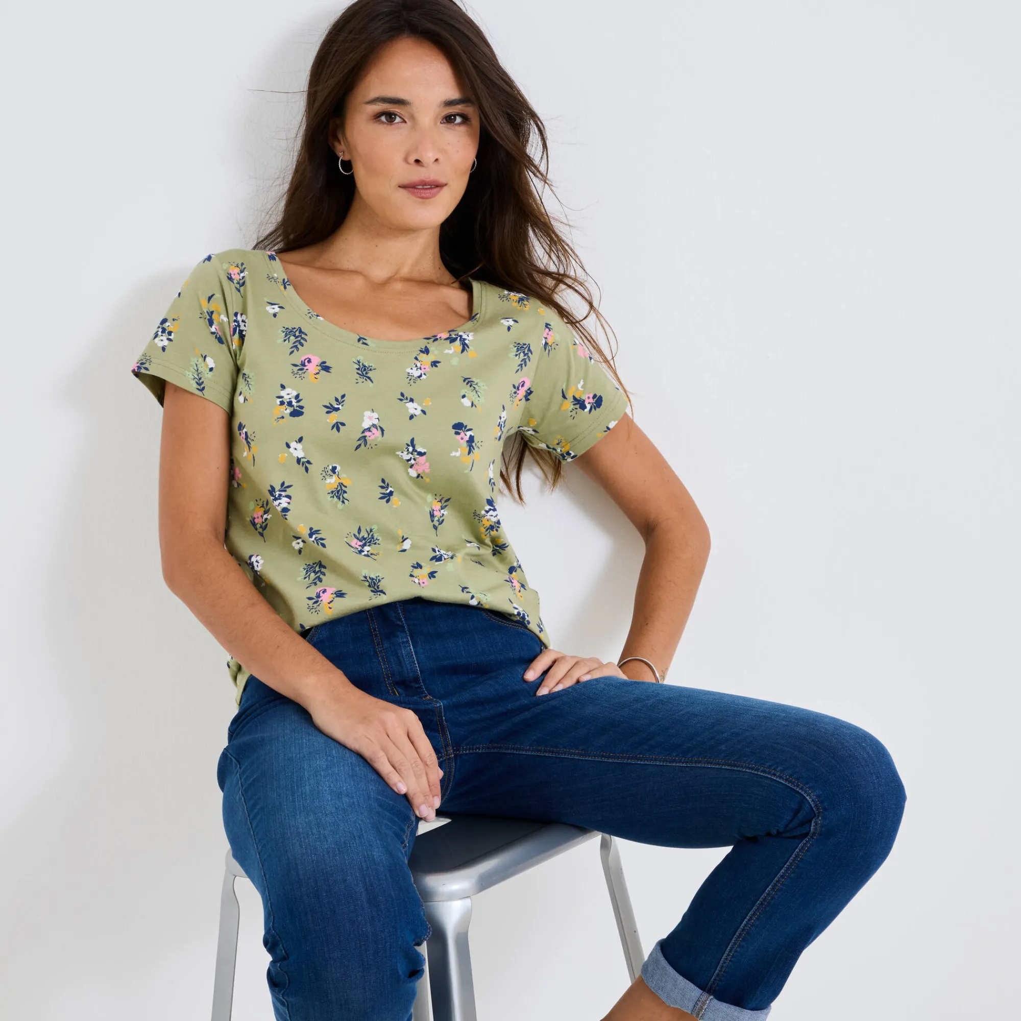 T-Shirt En Topje<Blancheporte T-shirt met ronde hals en bloemenprint, katoen lichtkaki