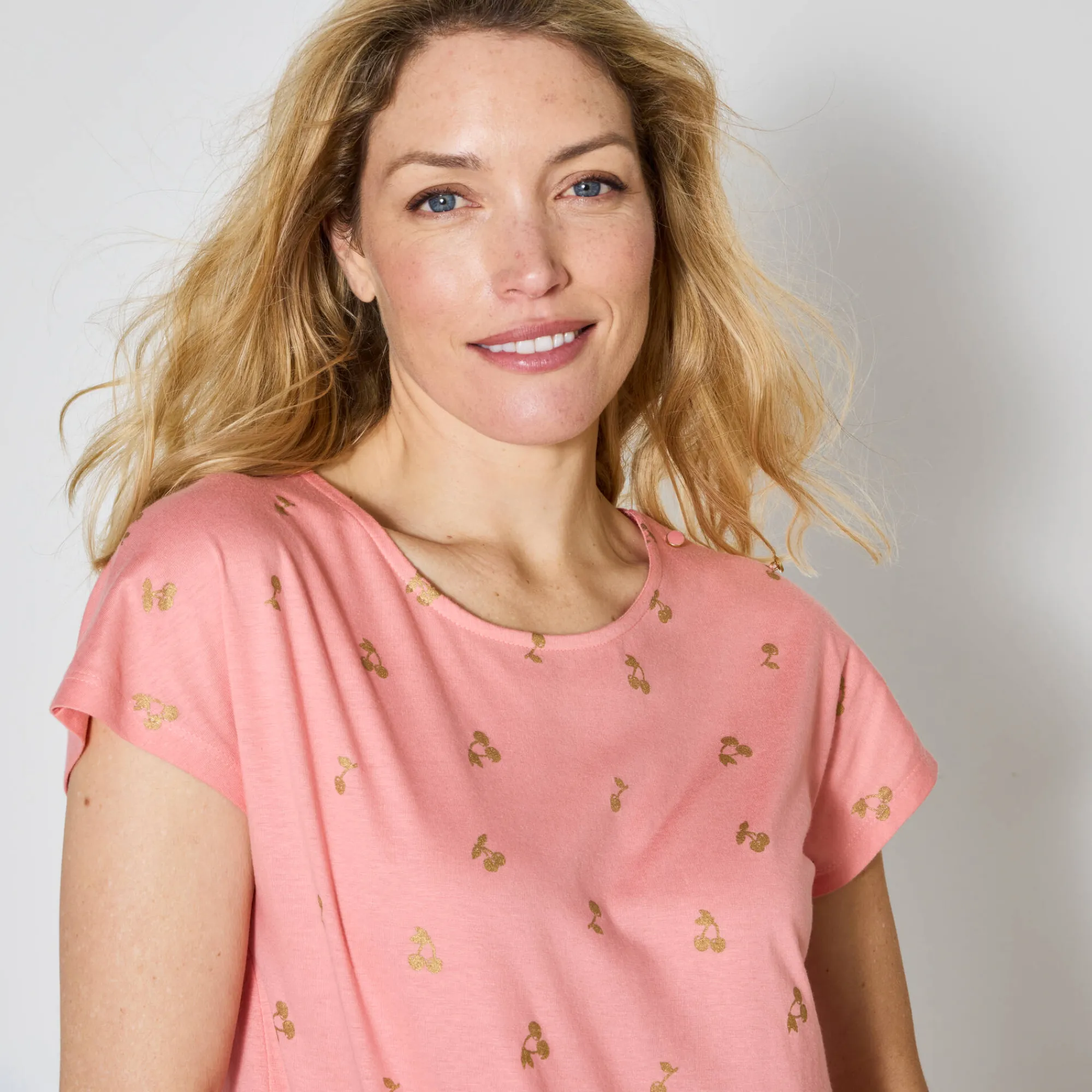 T-Shirt En Topje<Blancheporte T-shirt met ronde hals en goudkleurige kersenprint koraal / goudkleurig
