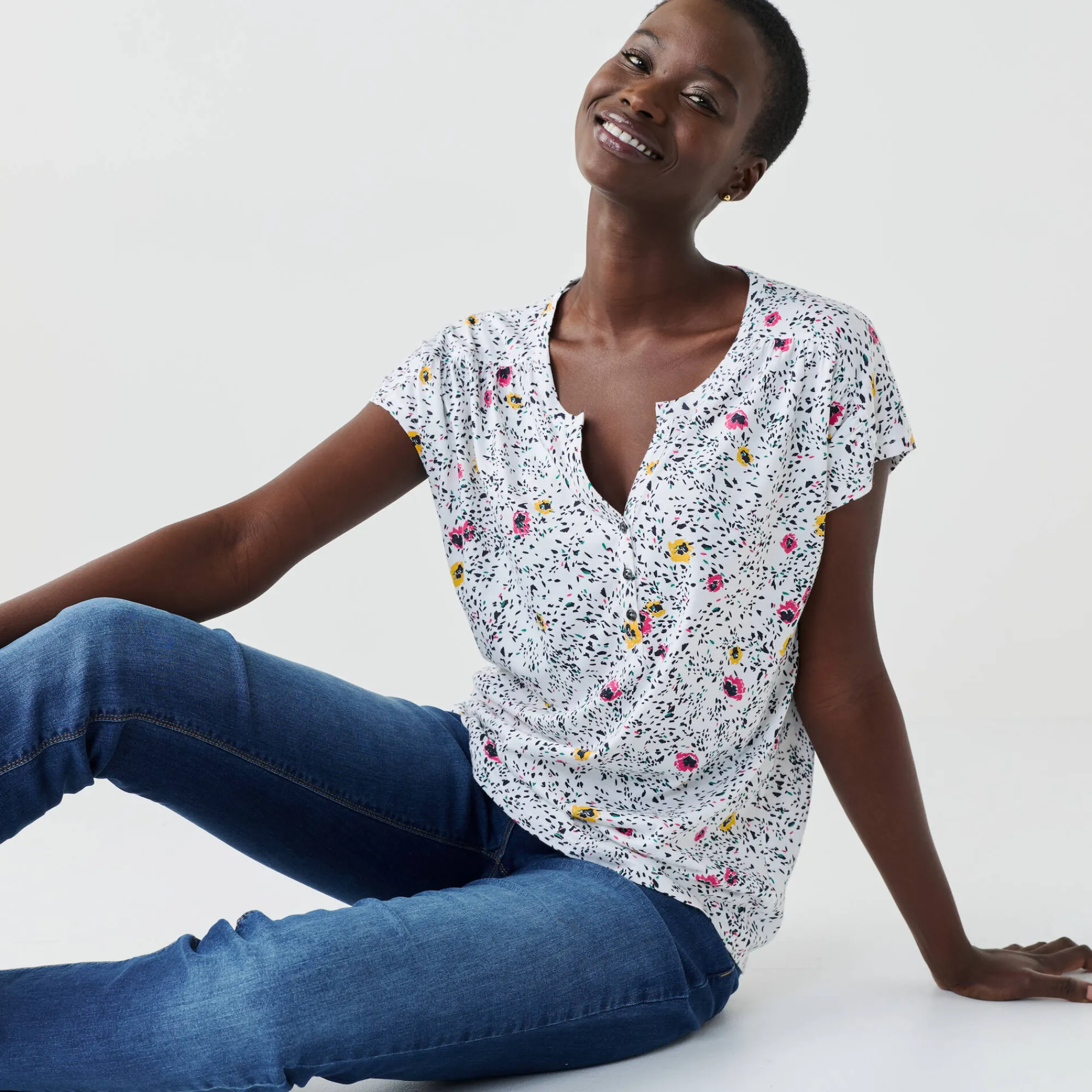 T-Shirt En Topje<Blancheporte T-shirt met Tunesische hals en korte mouwen, bedrukt wit